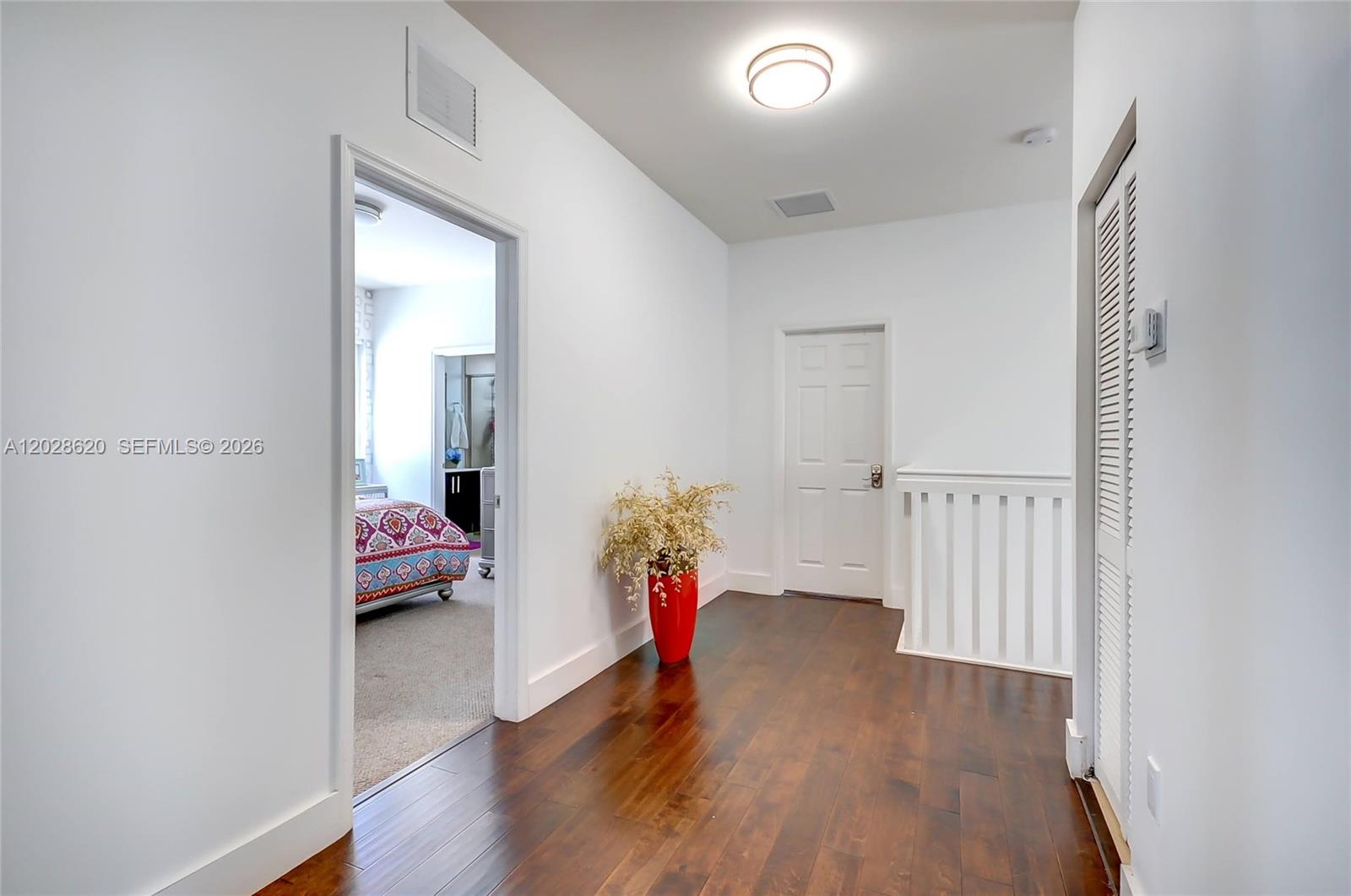 VINTAGE ESTATES - Residential