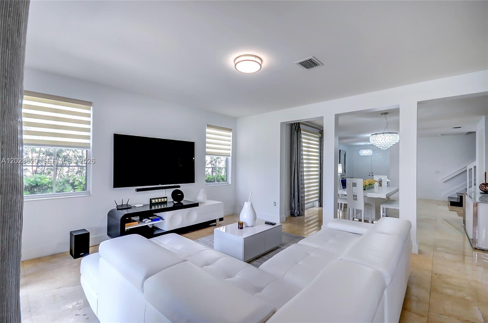 VINTAGE ESTATES - Residential