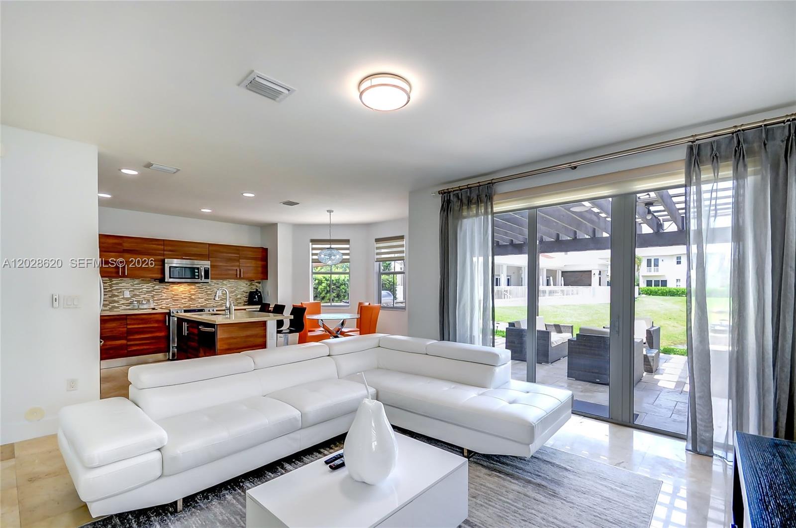 VINTAGE ESTATES - Residential
