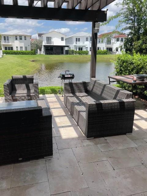 VINTAGE ESTATES - Residential