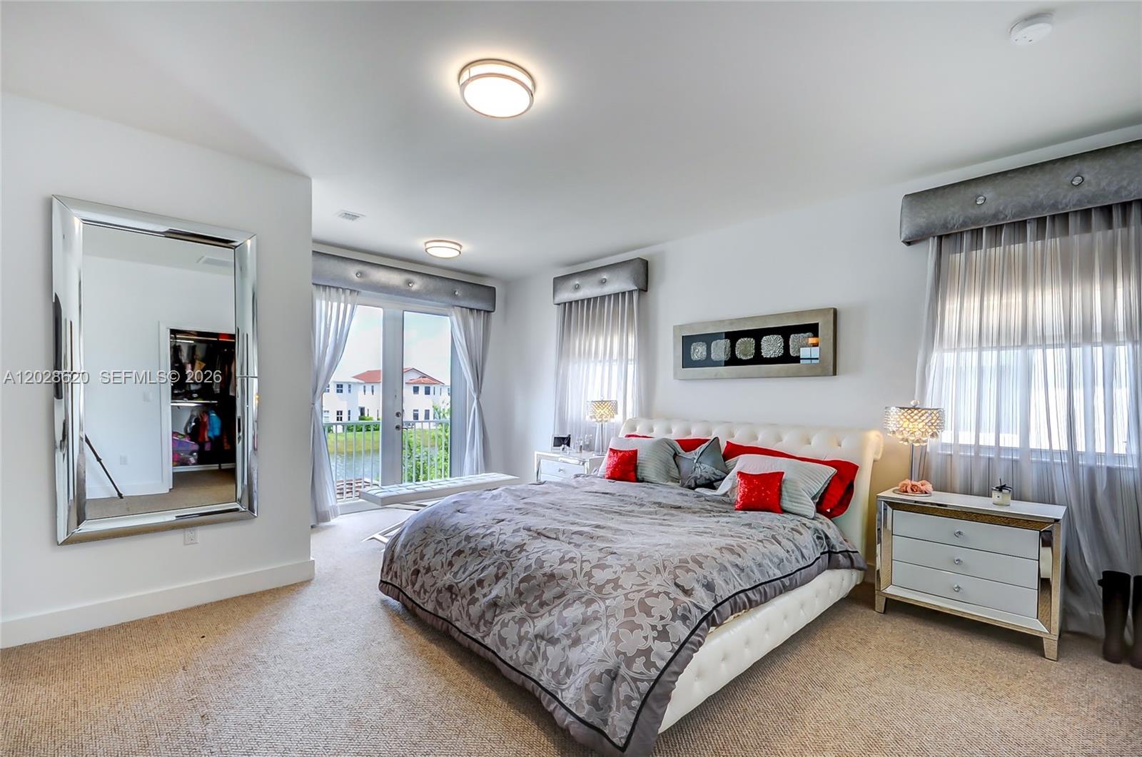VINTAGE ESTATES - Residential