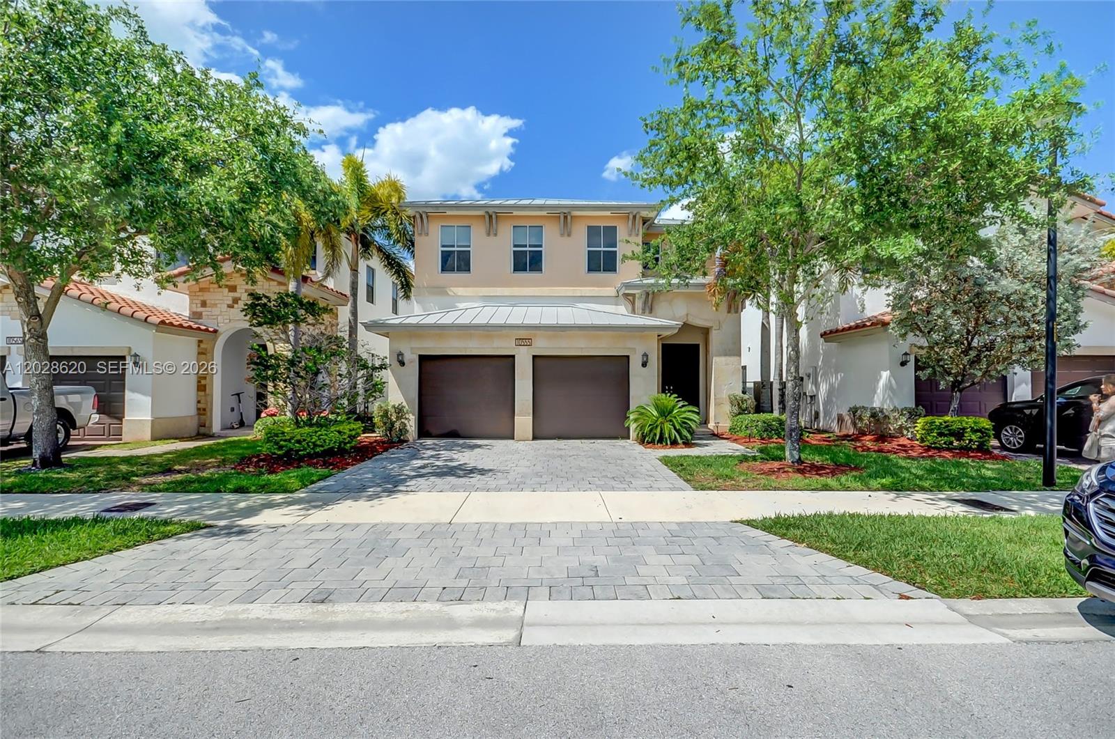 VINTAGE ESTATES - Residential