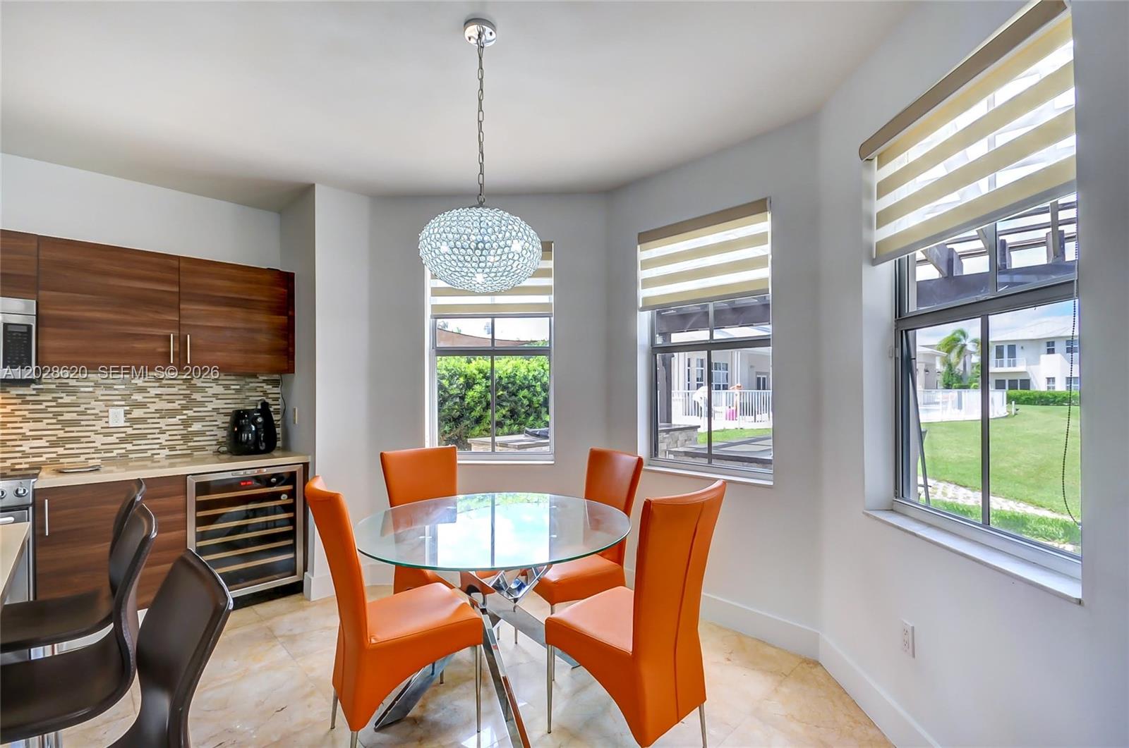 VINTAGE ESTATES - Residential