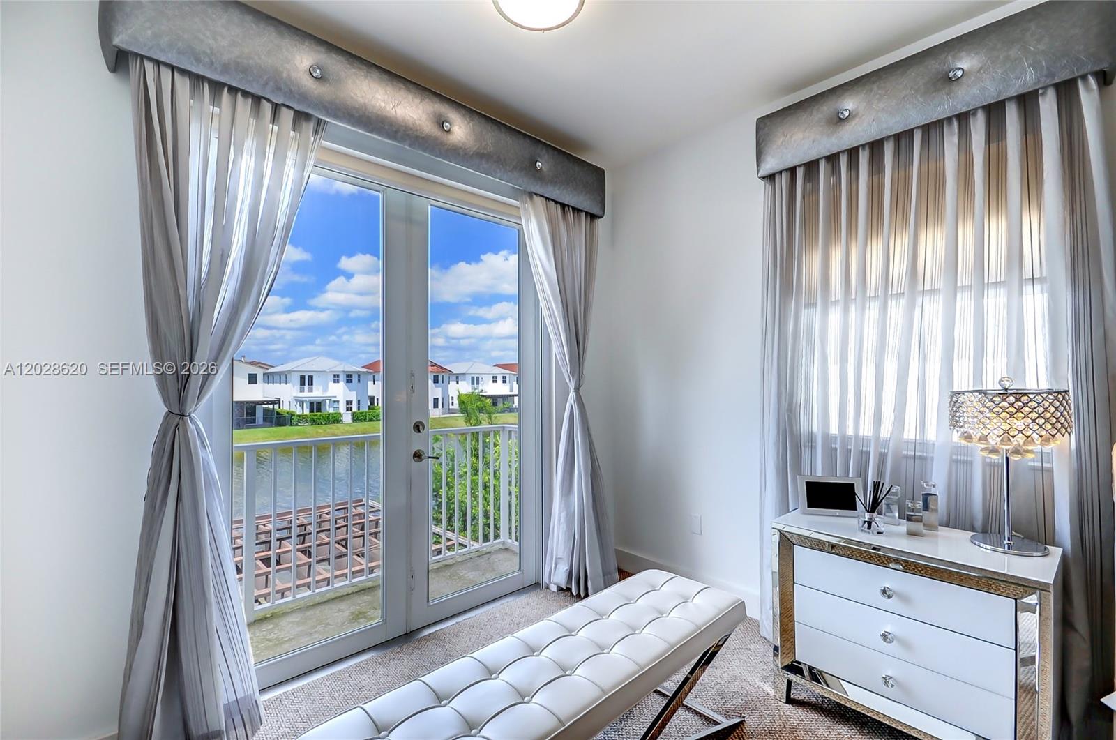 VINTAGE ESTATES - Residential