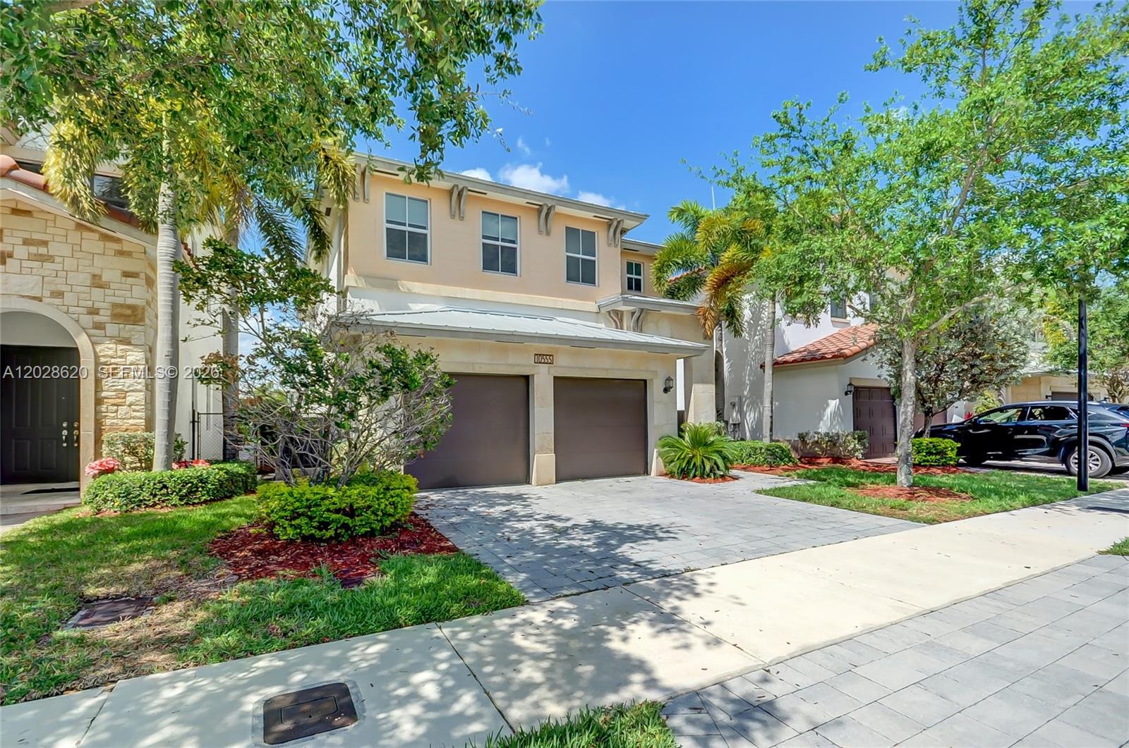 VINTAGE ESTATES - Residential