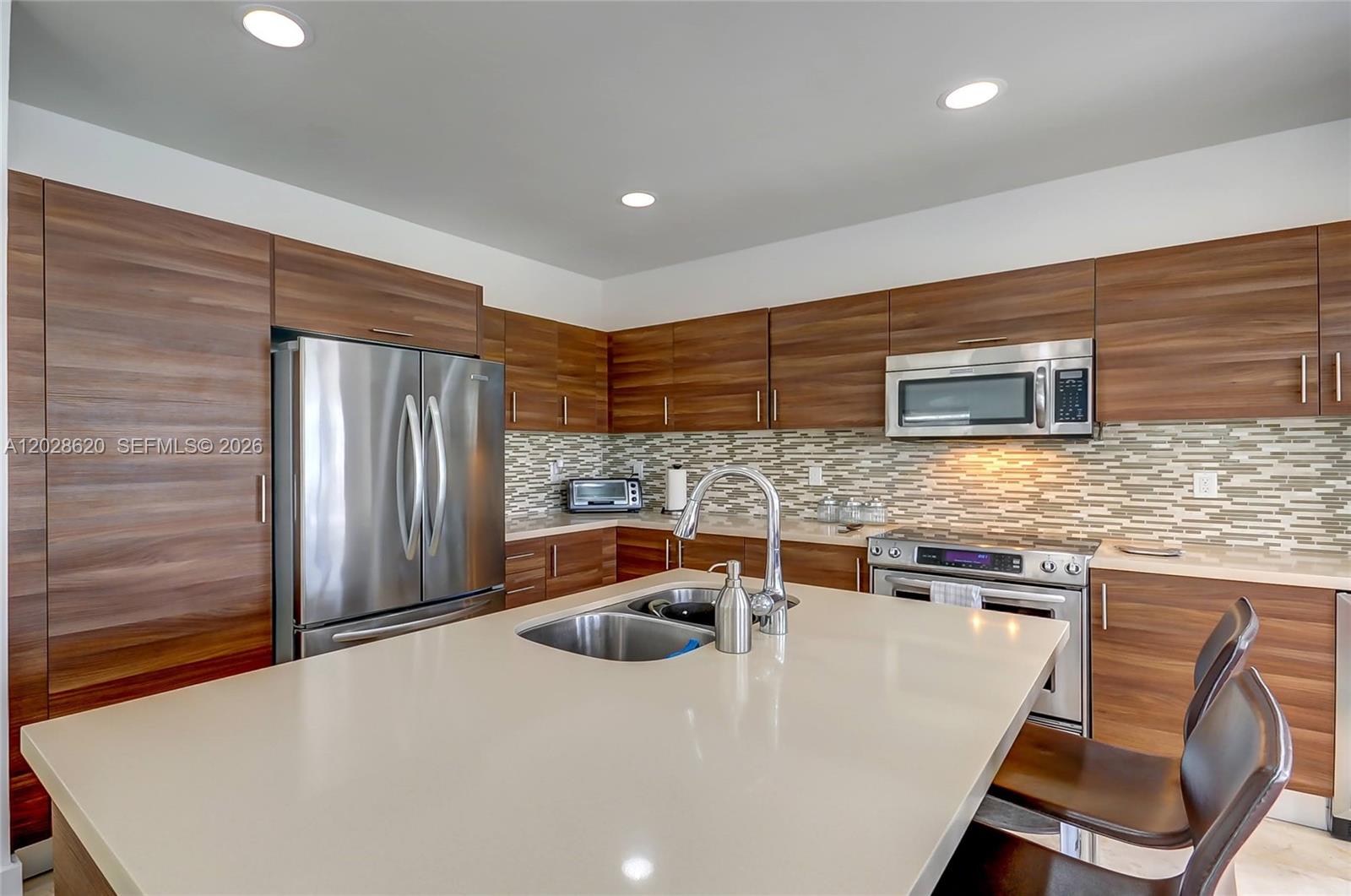 VINTAGE ESTATES - Residential