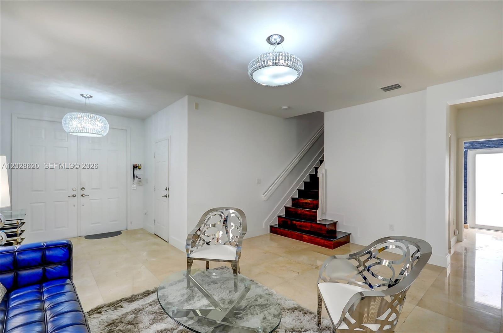 VINTAGE ESTATES - Residential