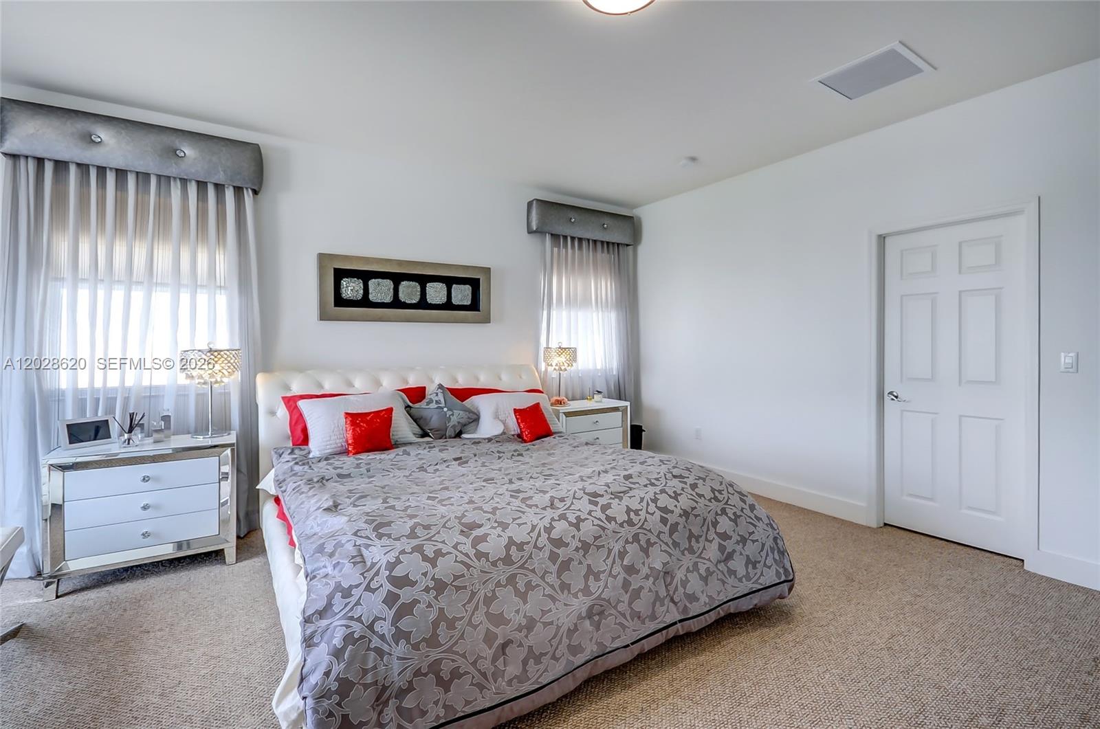 VINTAGE ESTATES - Residential