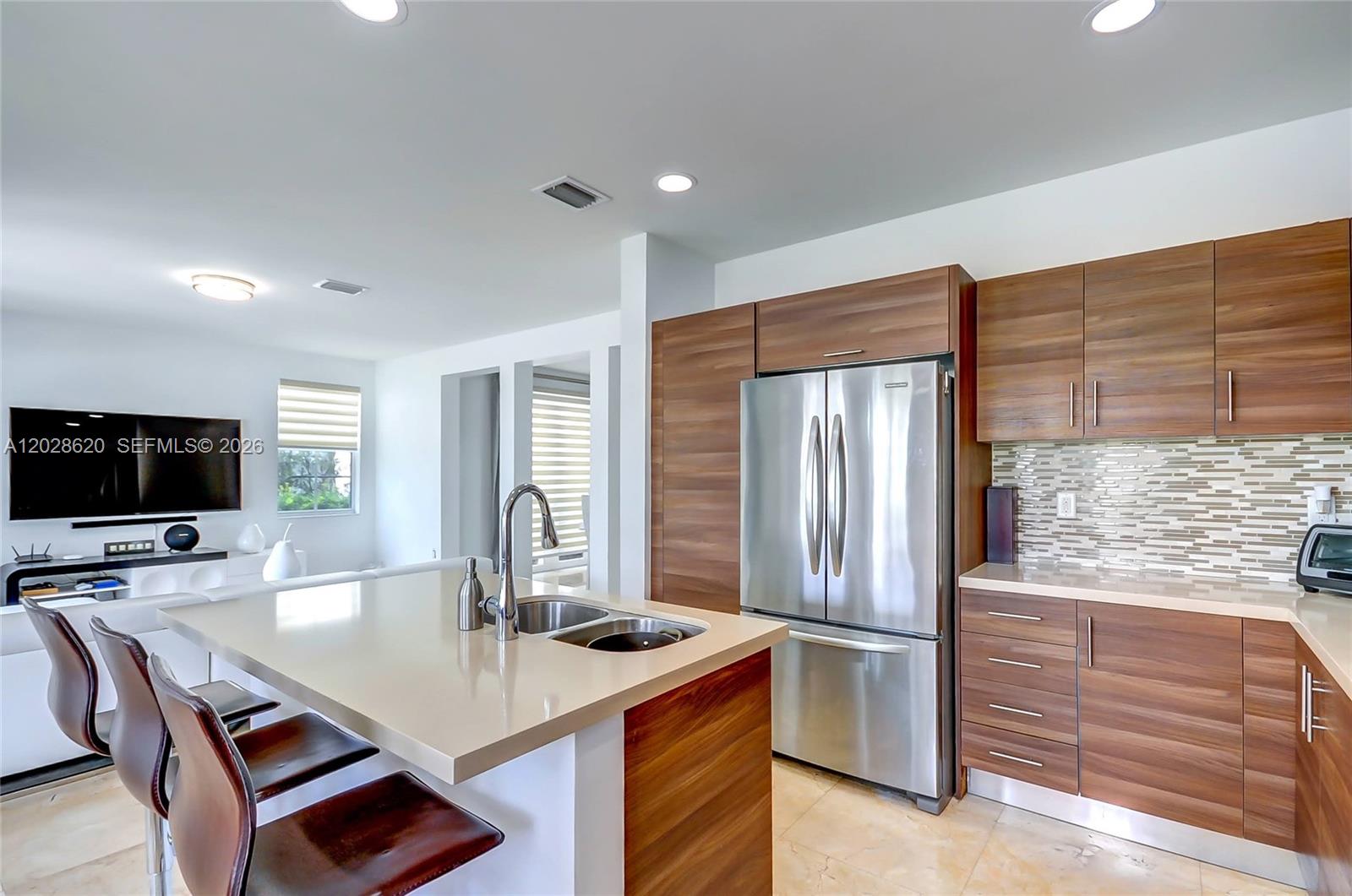 VINTAGE ESTATES - Residential