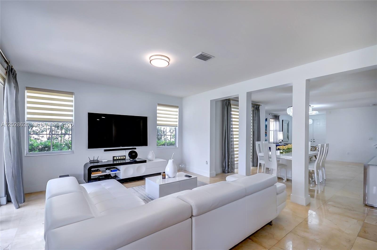VINTAGE ESTATES - Residential