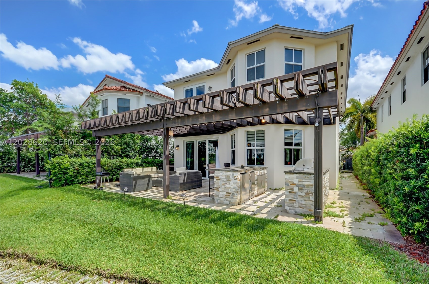 10555 NW 69th Ter
