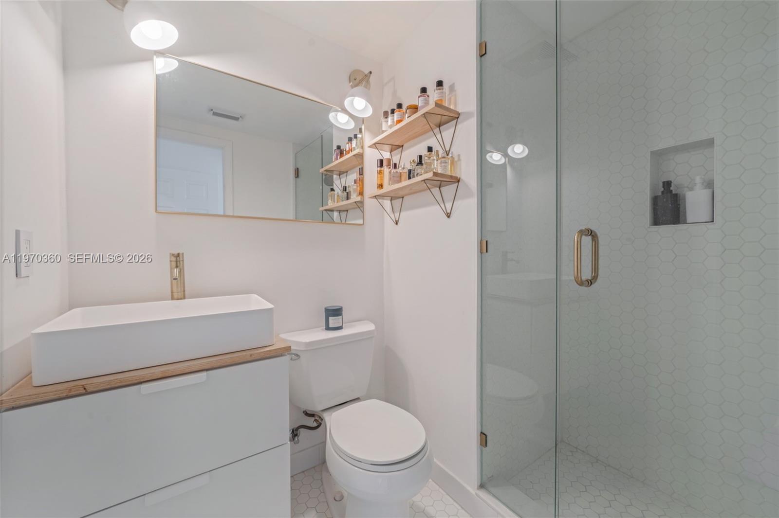 ALOHA CONDO - Residential Lease
