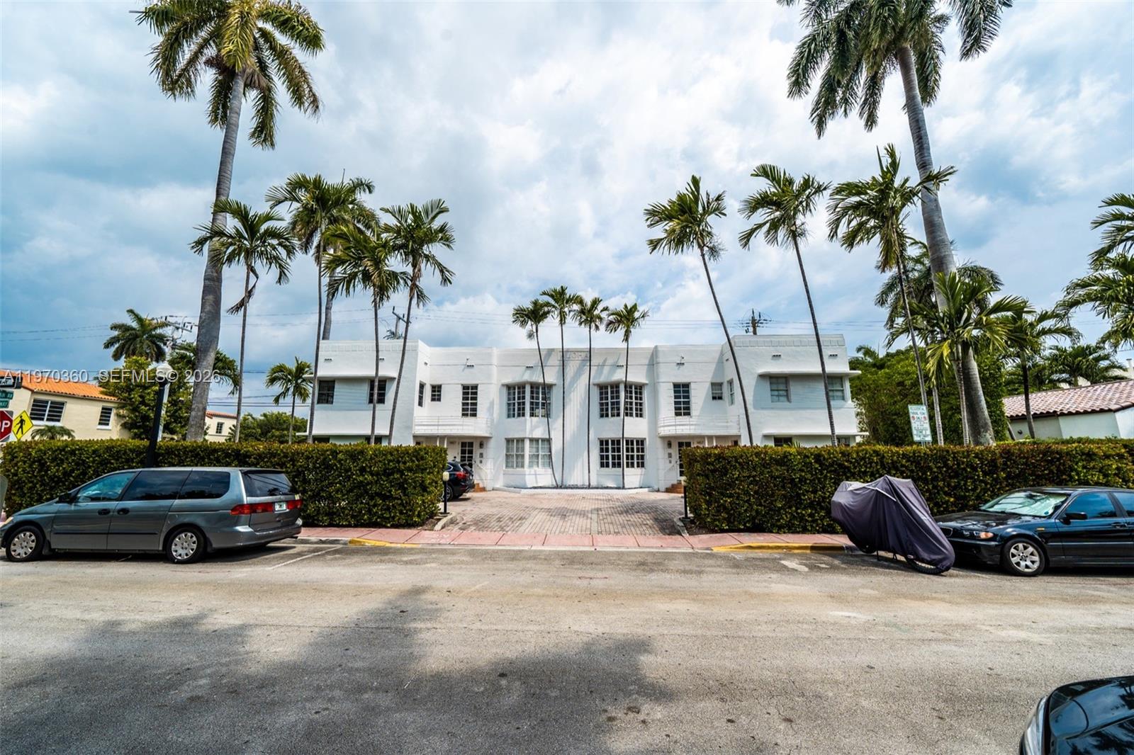 ALOHA CONDO - Residential Lease