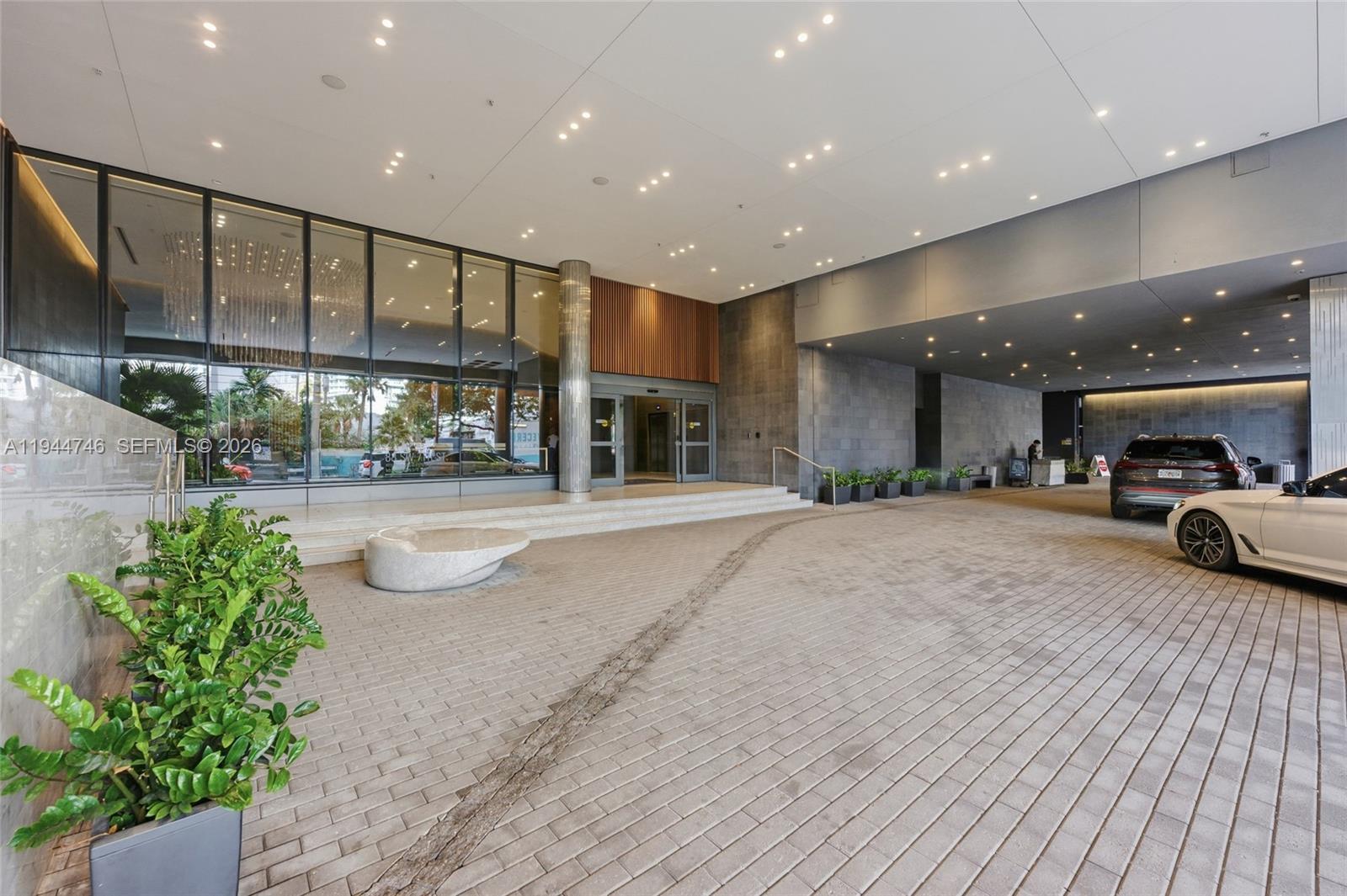 RISE CONDO - Residential