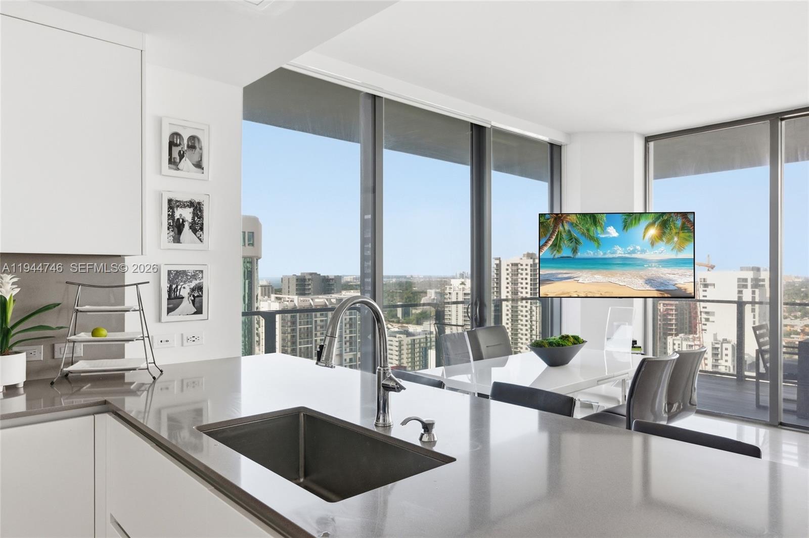 RISE CONDO - Residential