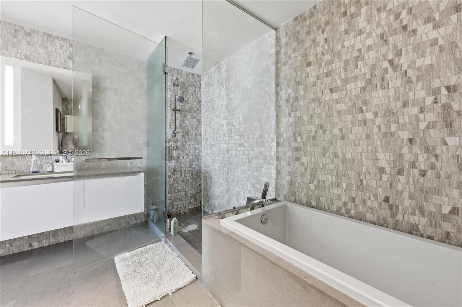 RISE CONDO - Residential