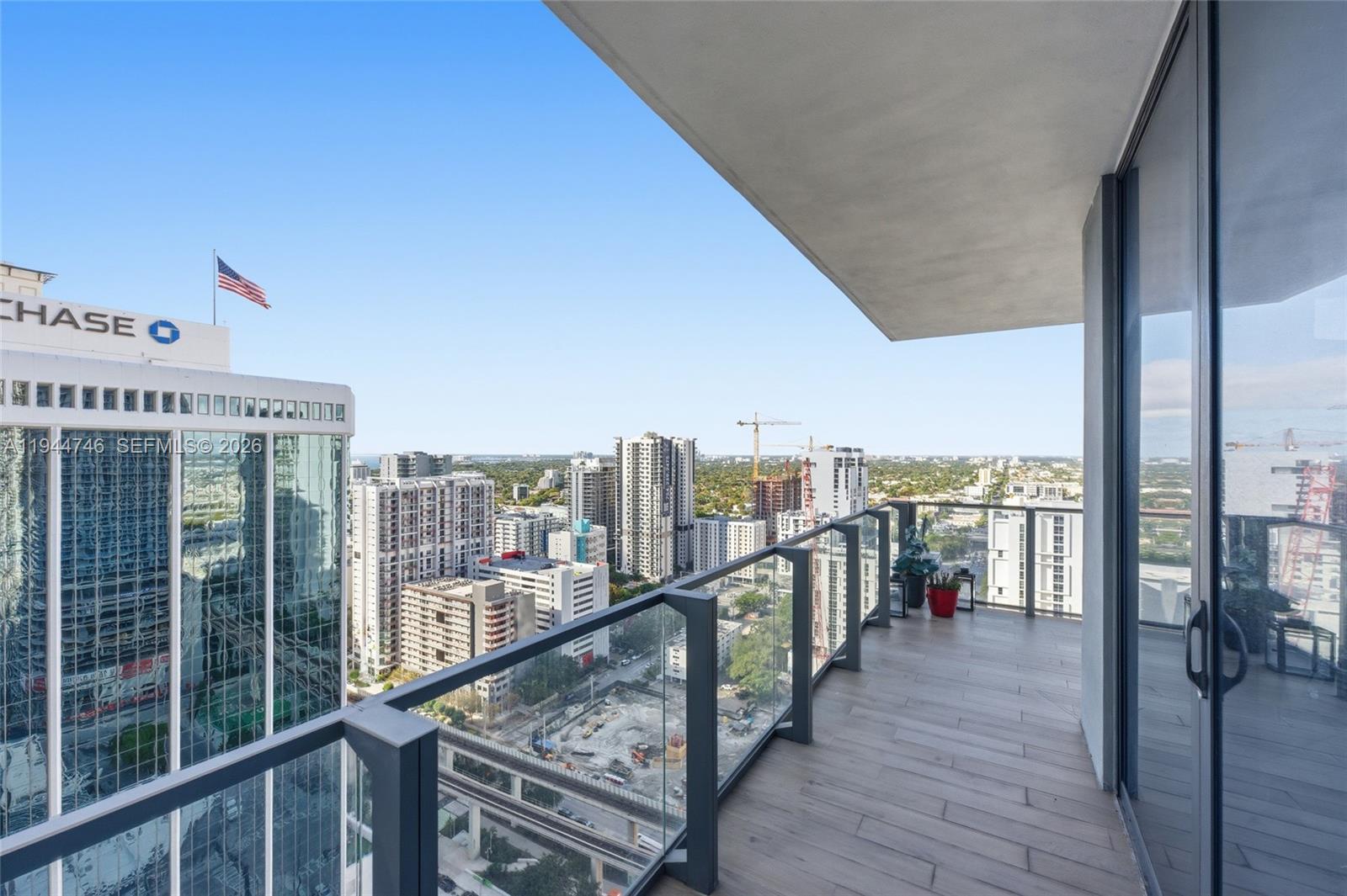 RISE CONDO - Residential