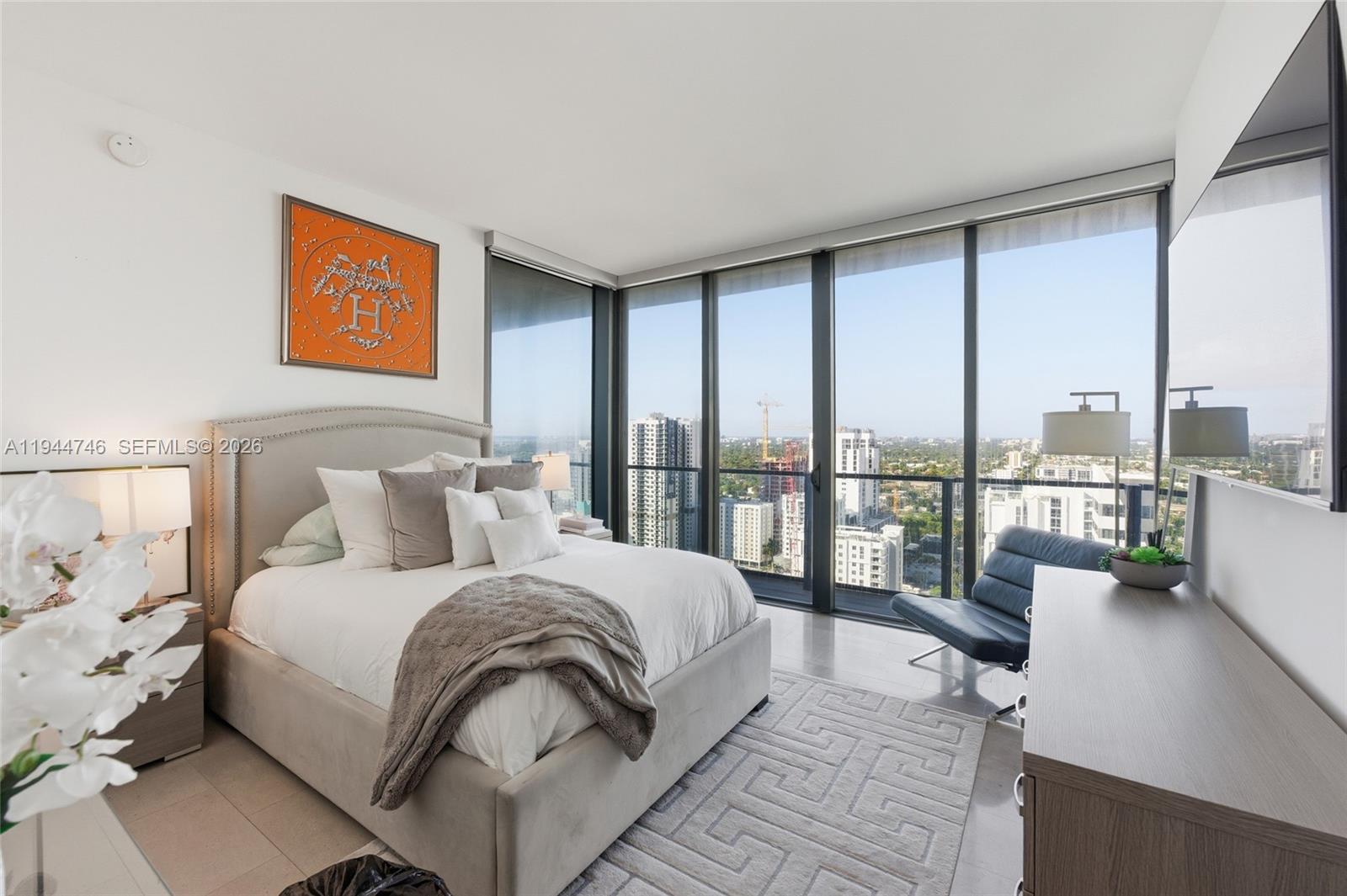 RISE CONDO - Residential