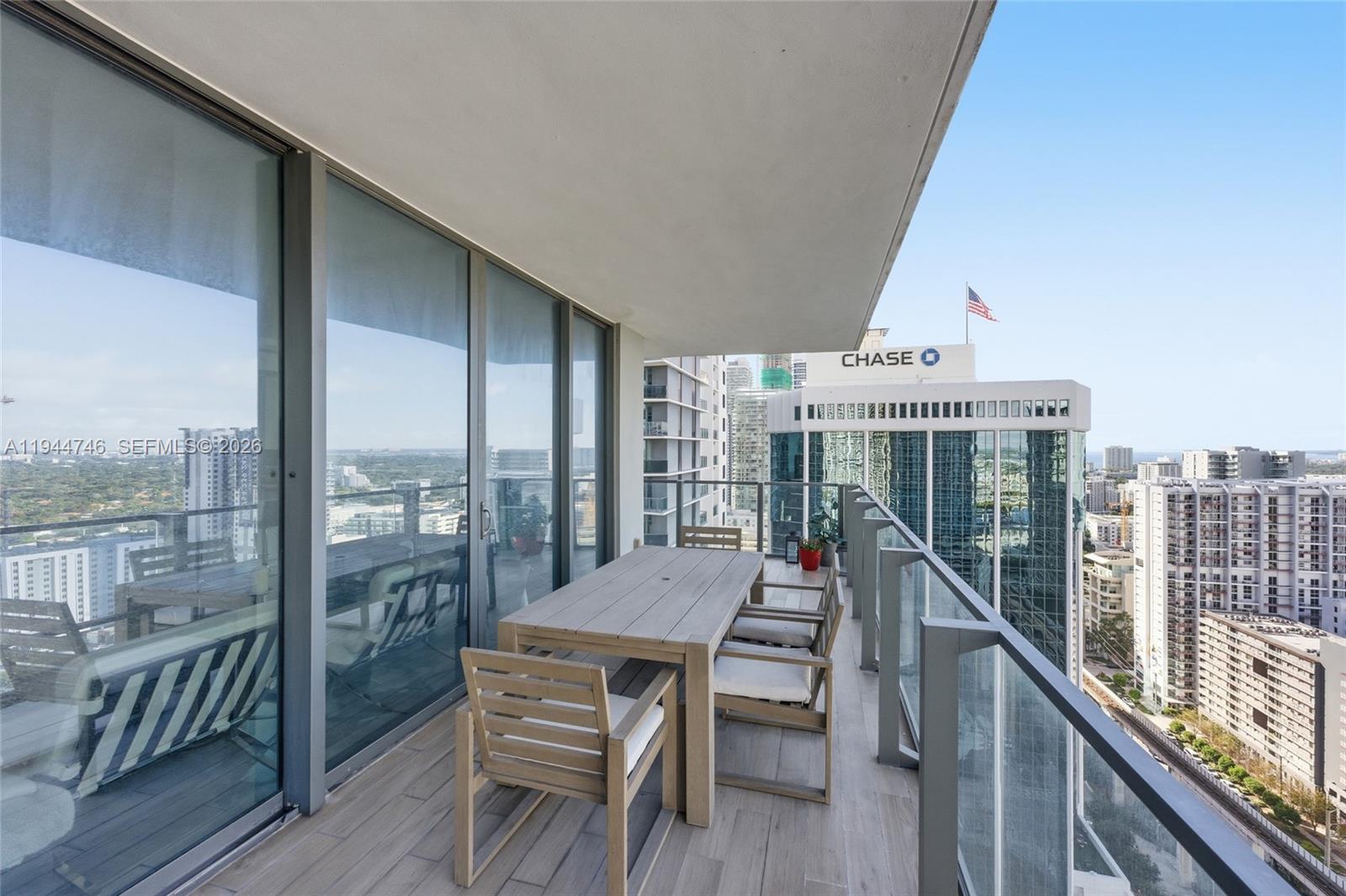 RISE CONDO - Residential