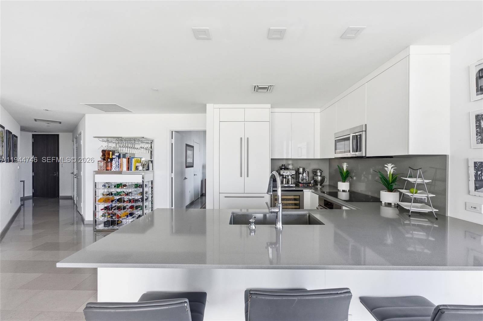 RISE CONDO - Residential