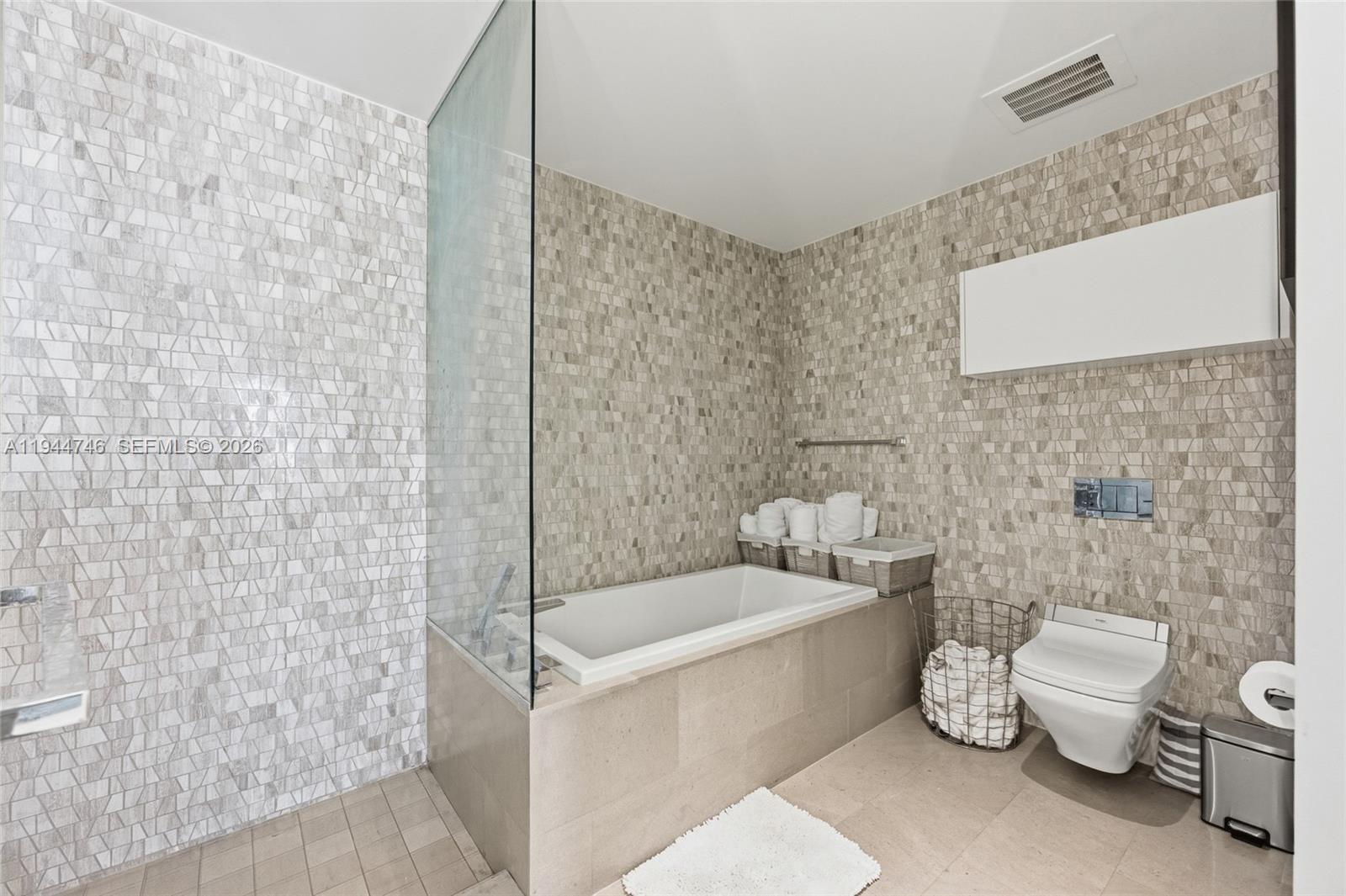 RISE CONDO - Residential