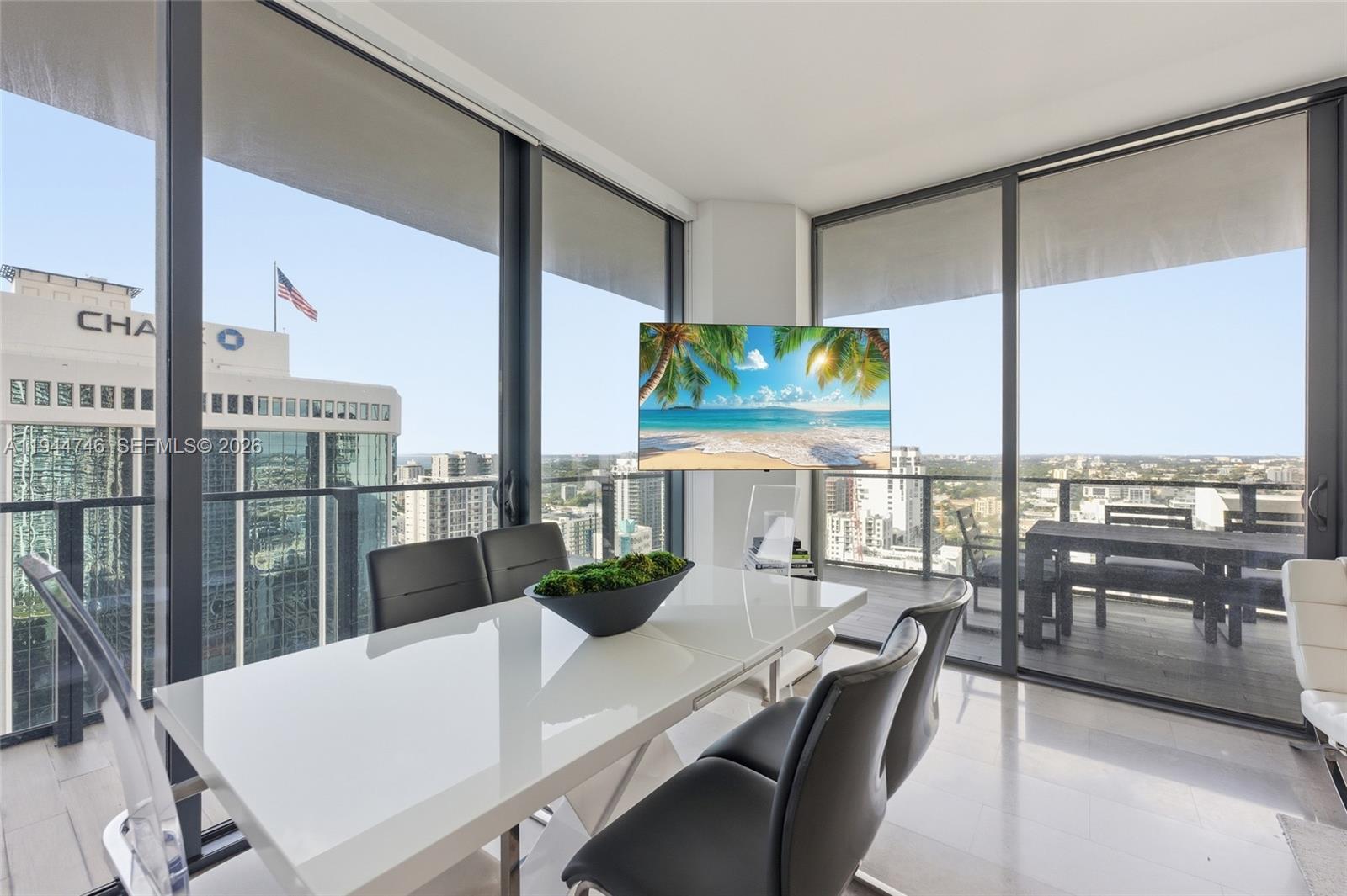 RISE CONDO - Residential