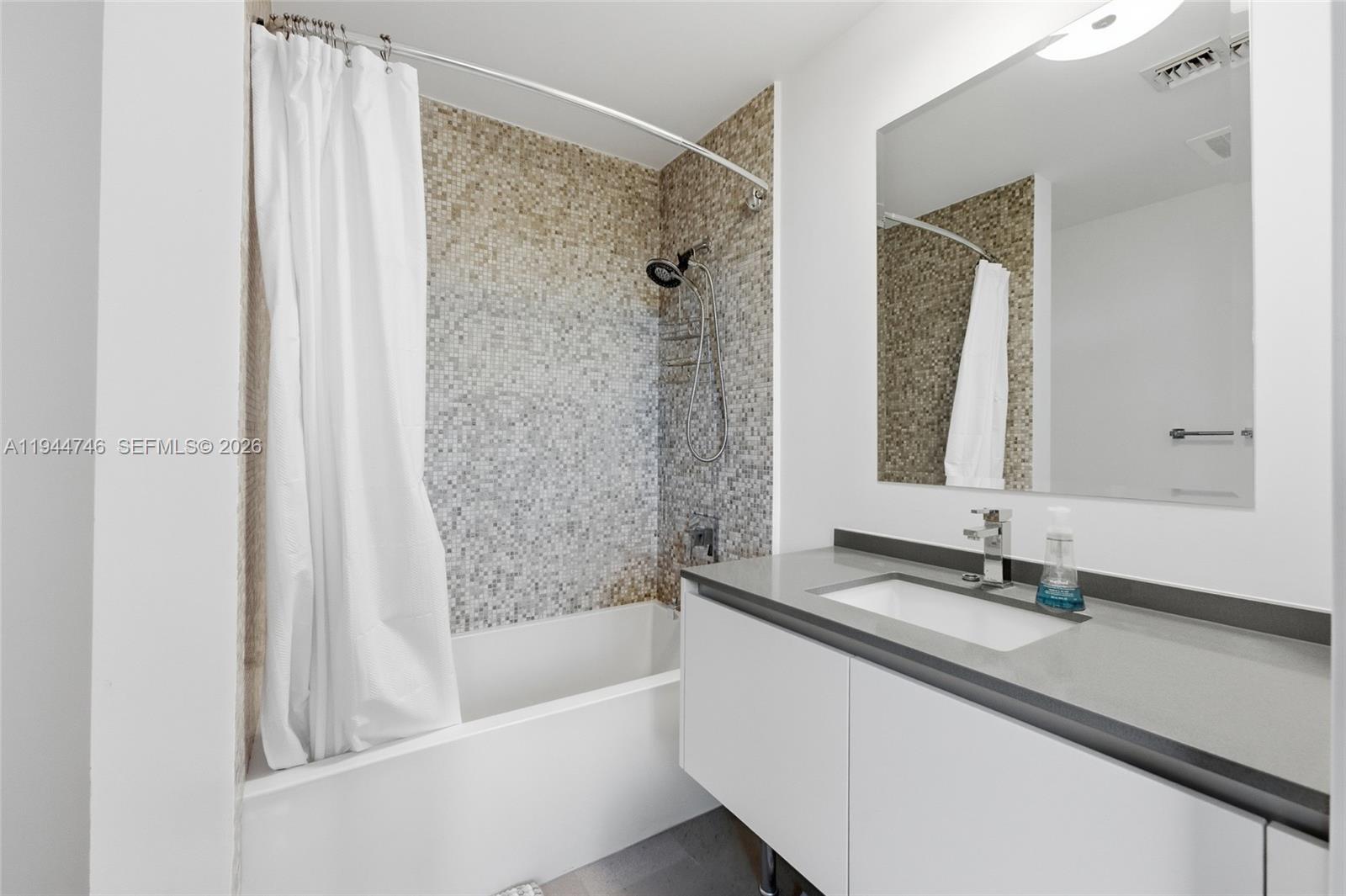 RISE CONDO - Residential