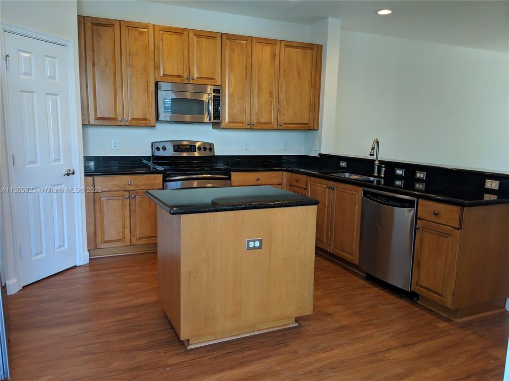 Photo of 120 Cat Rock Ln, Jupiter, FL 33458 (MLS # A11305923)