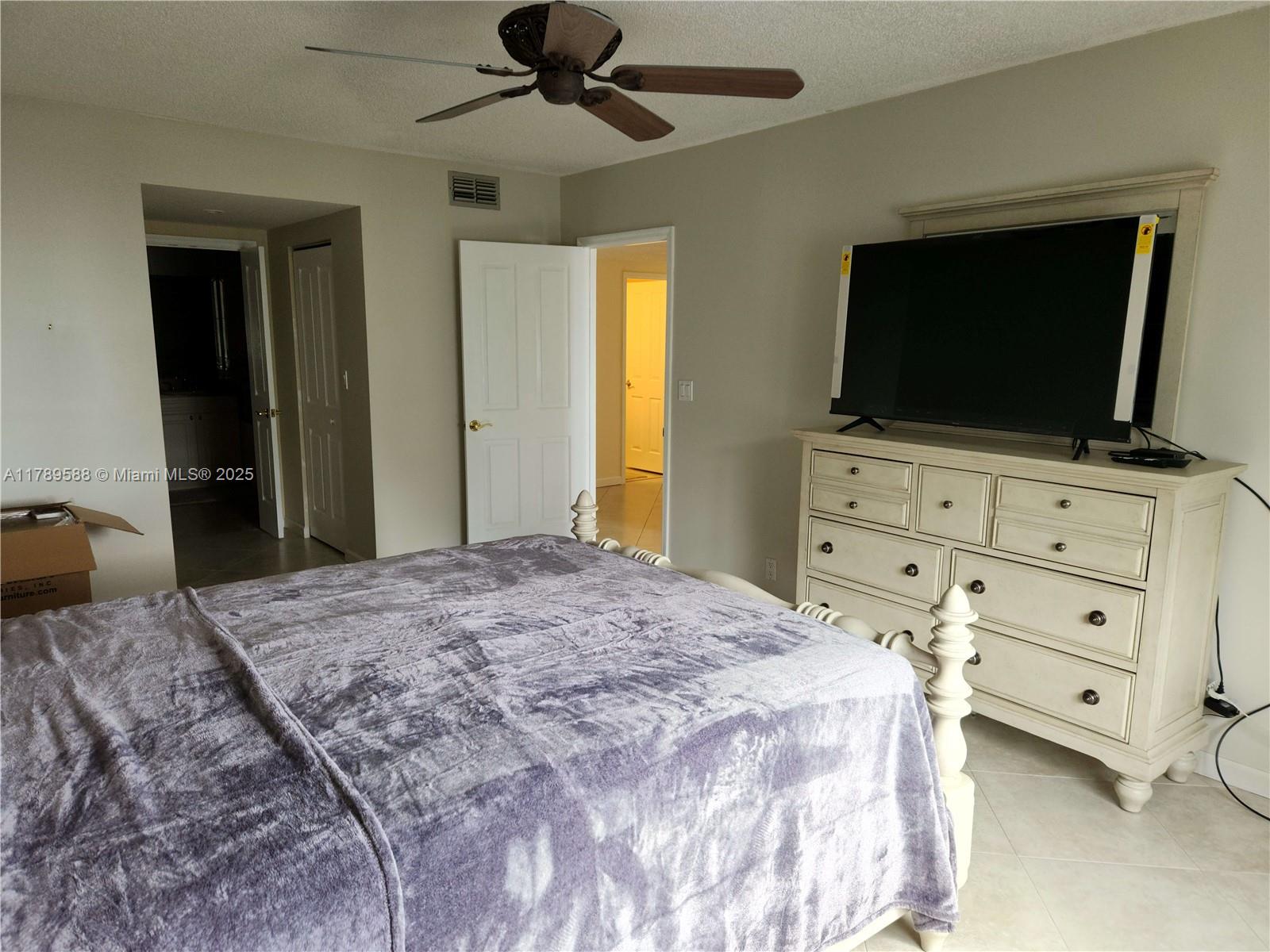 SEA AIR TOWERS CONDO - Residential Lease