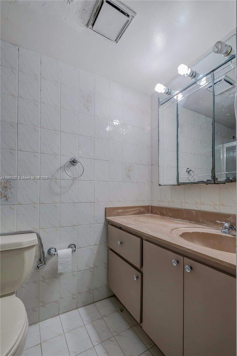 MANGO HILL CONDO NO 13 - Residential