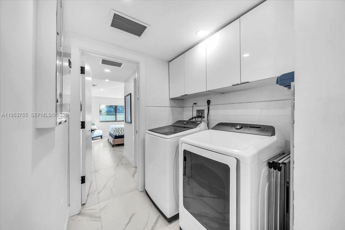 HOLLYWOOD LAKES SECTION - Residential