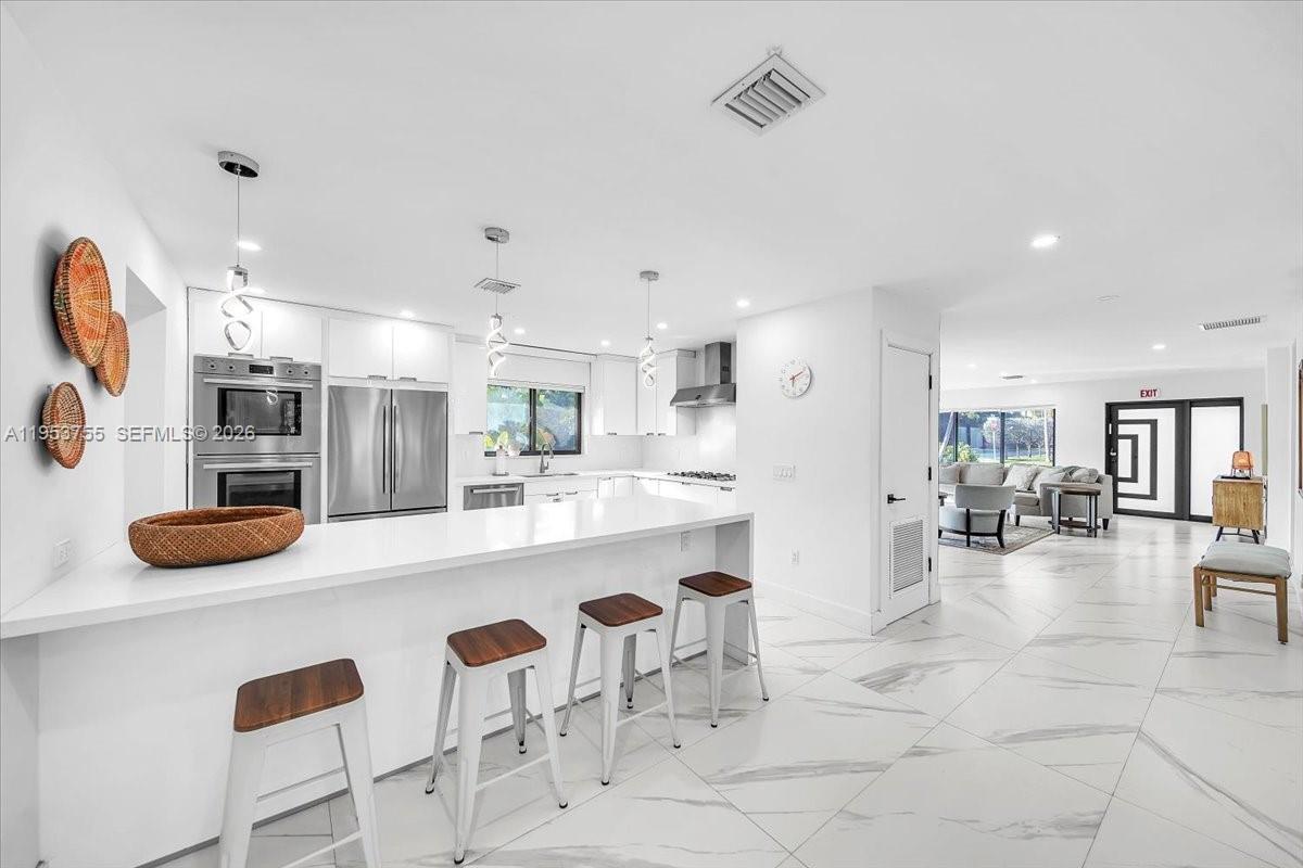 HOLLYWOOD LAKES SECTION - Residential