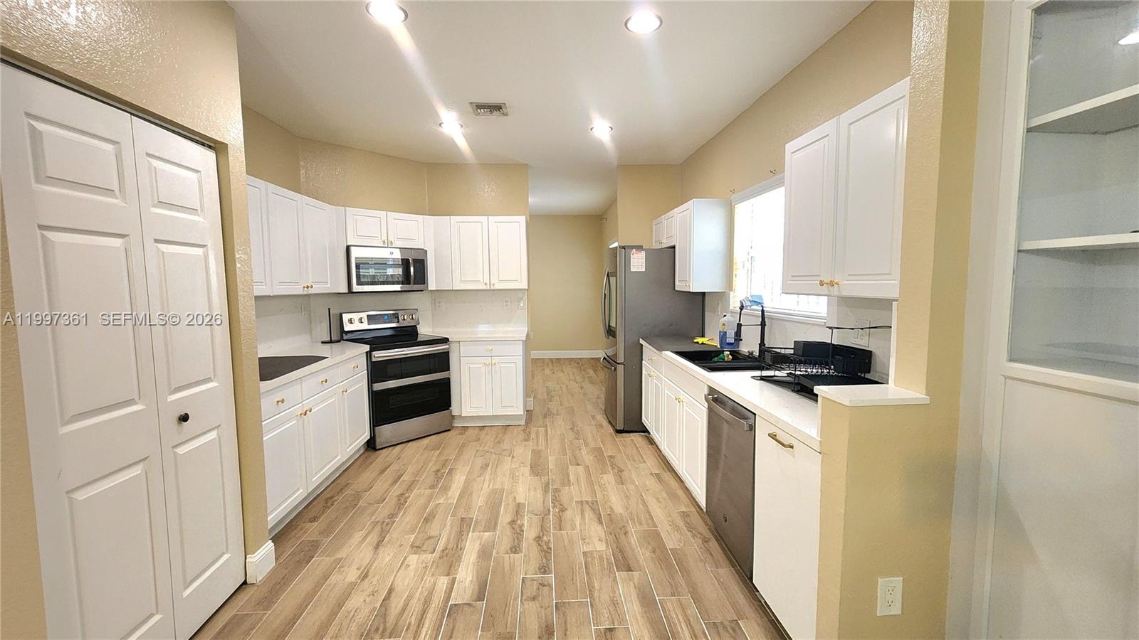 BALI AT OASIS - Residential Lease