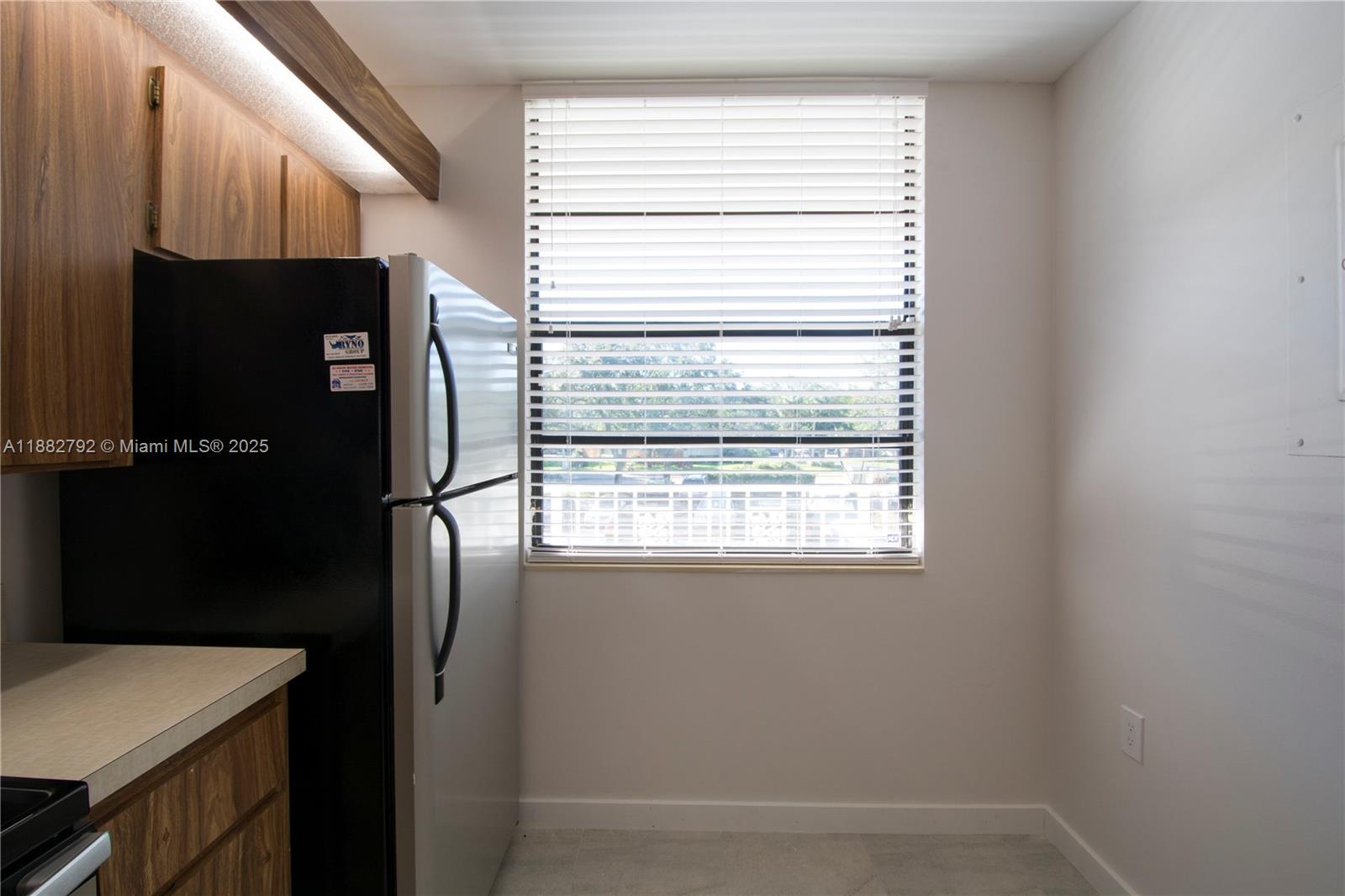 CONDO 20 OF WHITEHALL CON - Residential