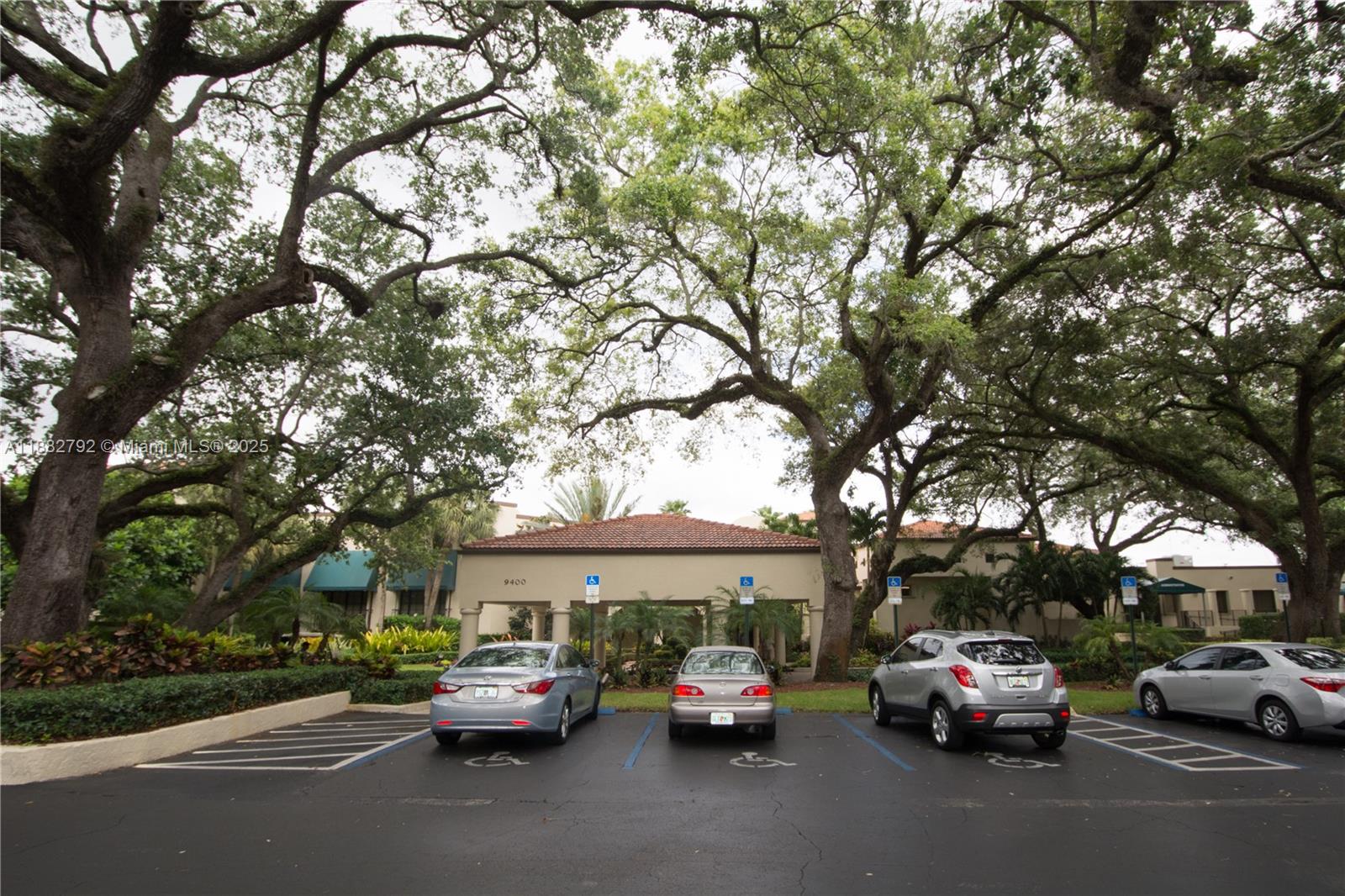 CONDO 20 OF WHITEHALL CON - Residential