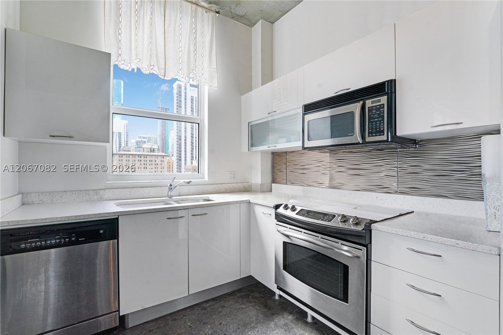 133 NE 2nd Ave 1102