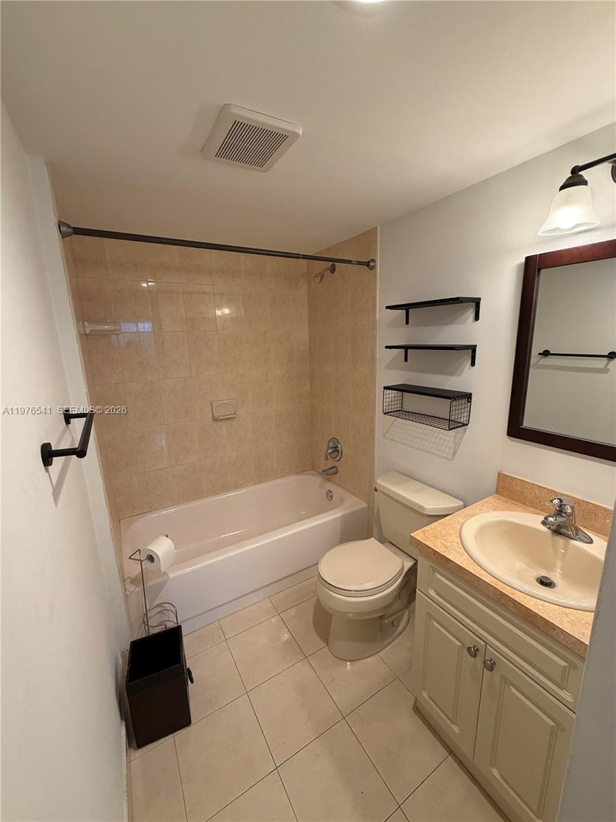 MANORS OF INVERRARY I-10 - Residential