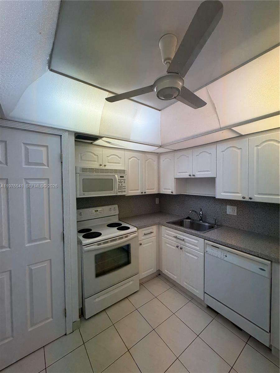 MANORS OF INVERRARY I-10 - Residential