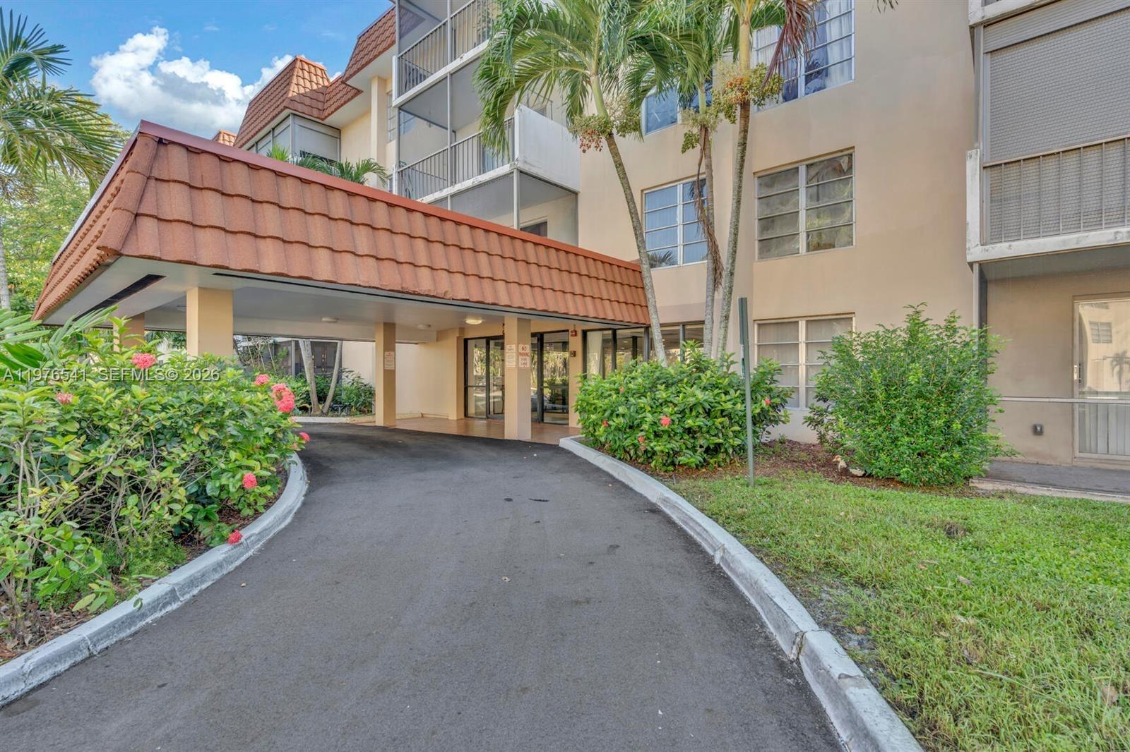 MANORS OF INVERRARY I-10 - Residential