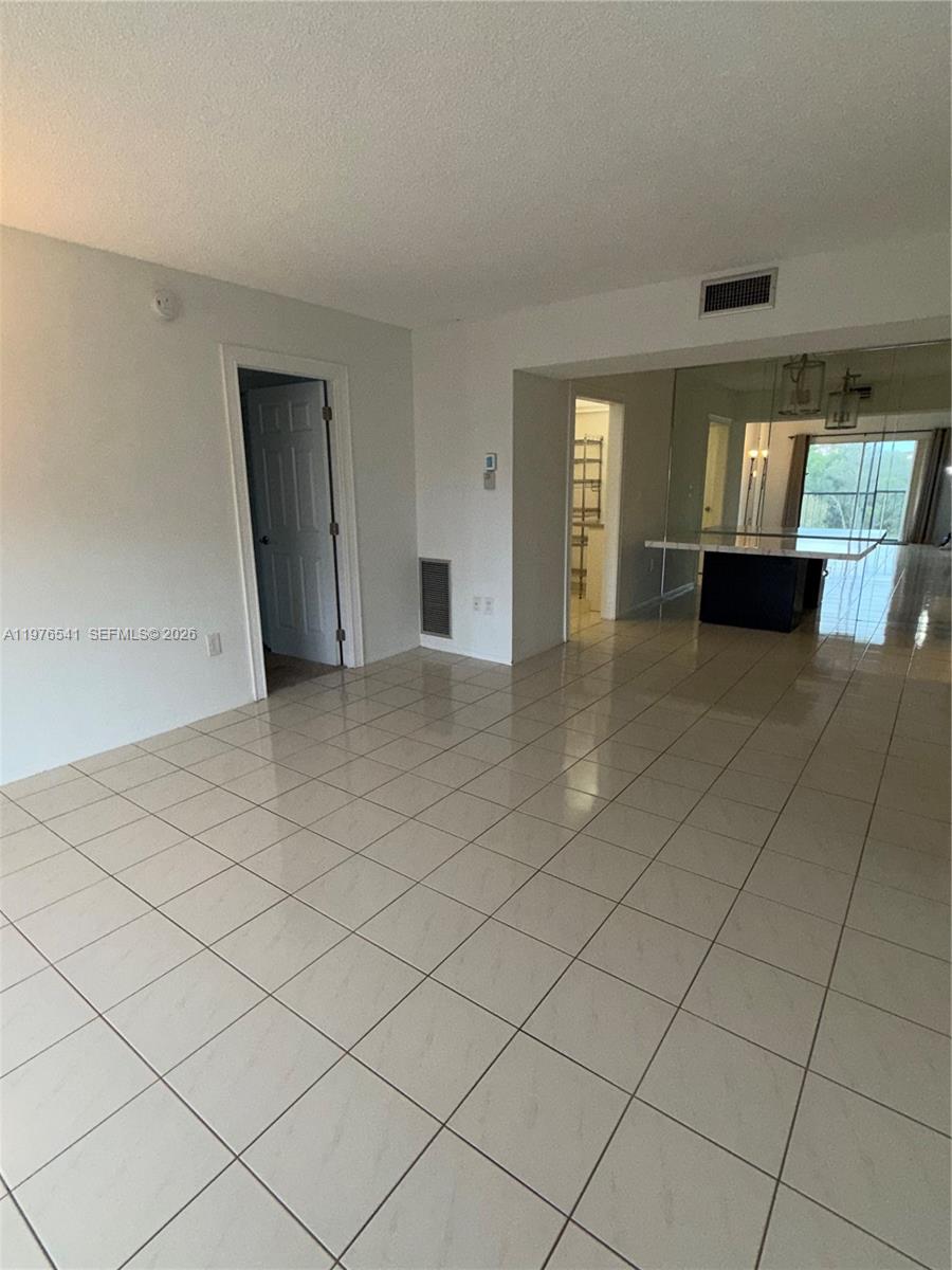 MANORS OF INVERRARY I-10 - Residential