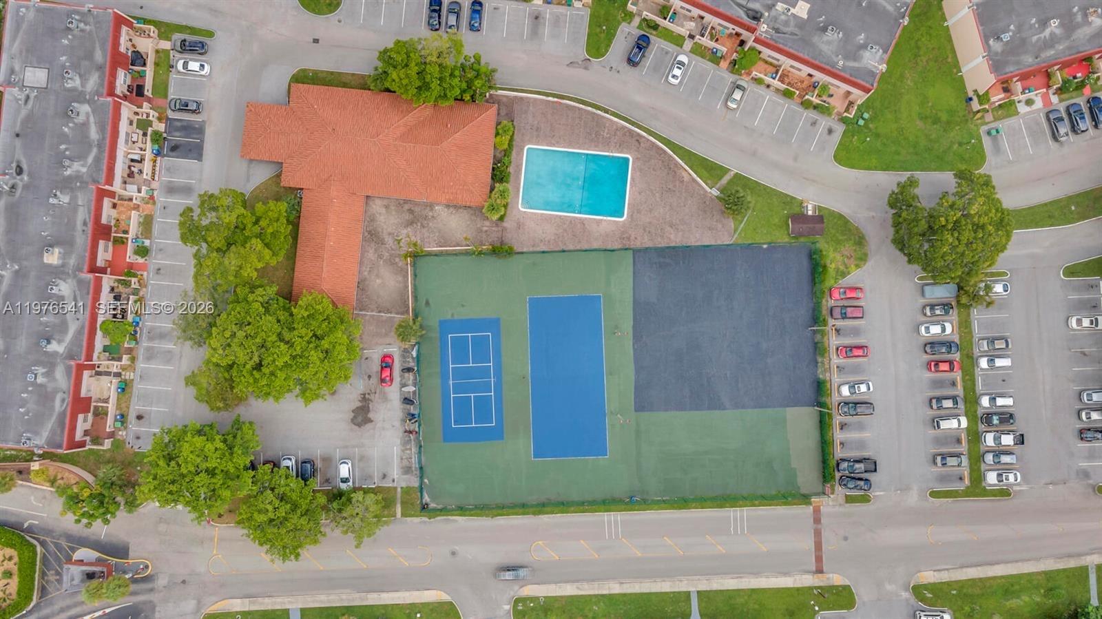 4166 Inverrary Dr 410