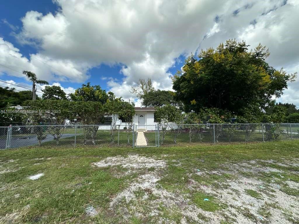 View photos, virtual tours, details... 535 Harem Ave