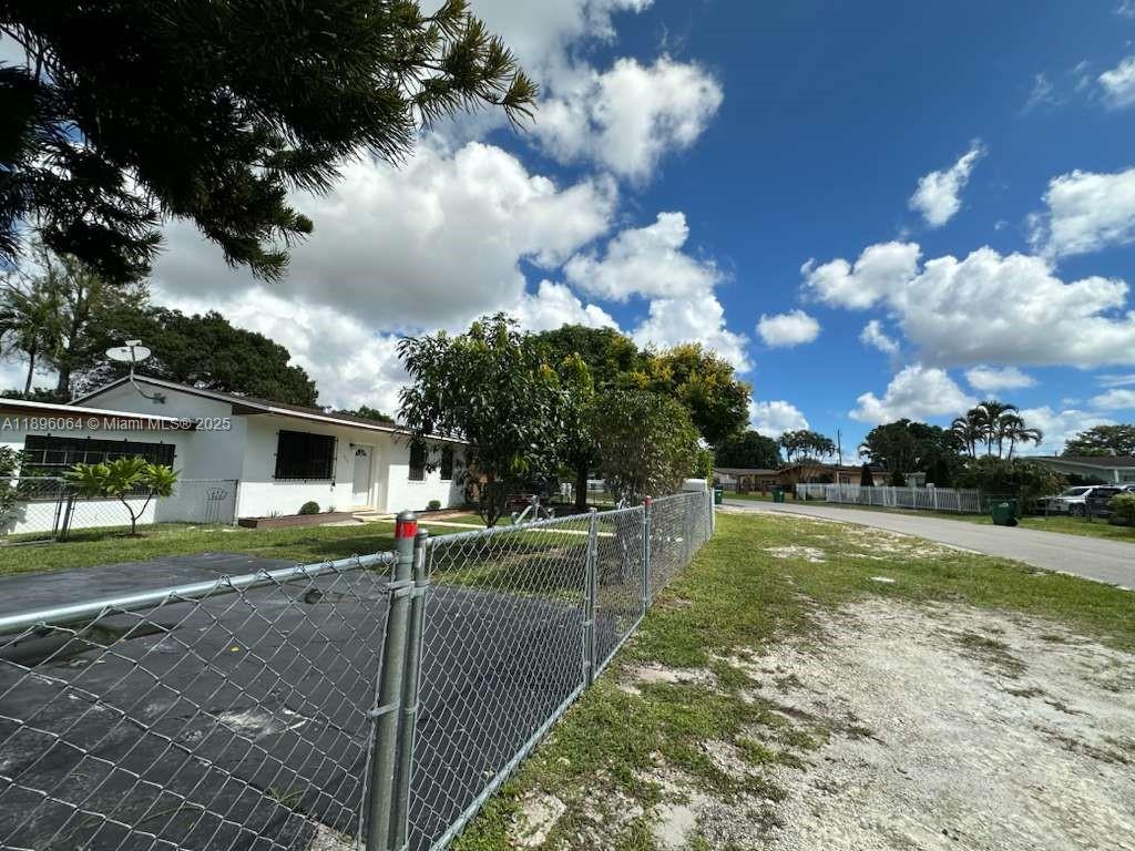 View photos, virtual tours, details... 535 Harem Ave