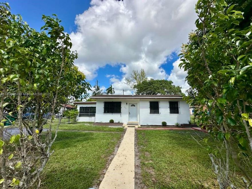 Beautifully updated 2 Bedrooms, 1 Bathroom, Plus a Den, home in a highly convenient location. This property features a modern design throughout, brand-new appliances, and a roof in excellent condition. Enjoy a spacious and comfortable backyard. Ready to move-in! Call listing agent to make an appointment.