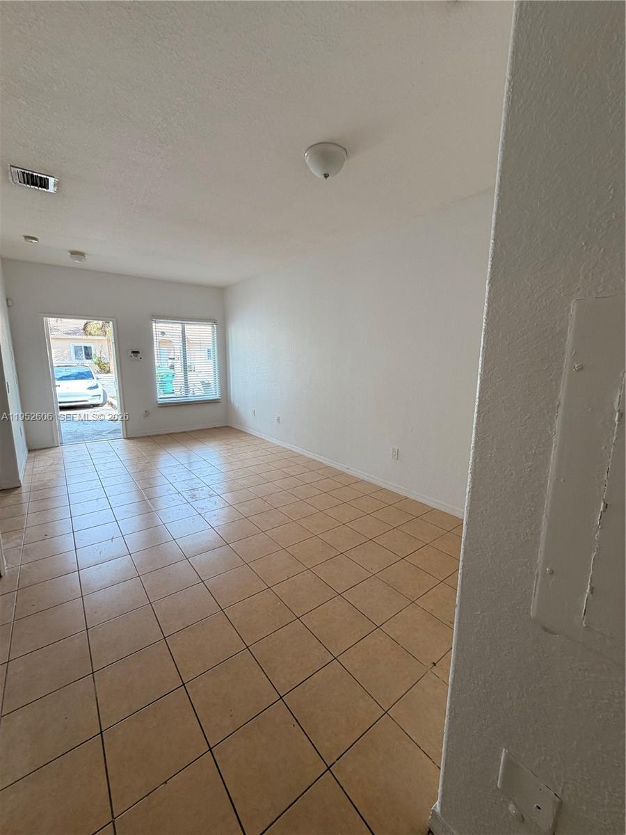 OLD BISCAYNE VILLAS CONDO - Residential