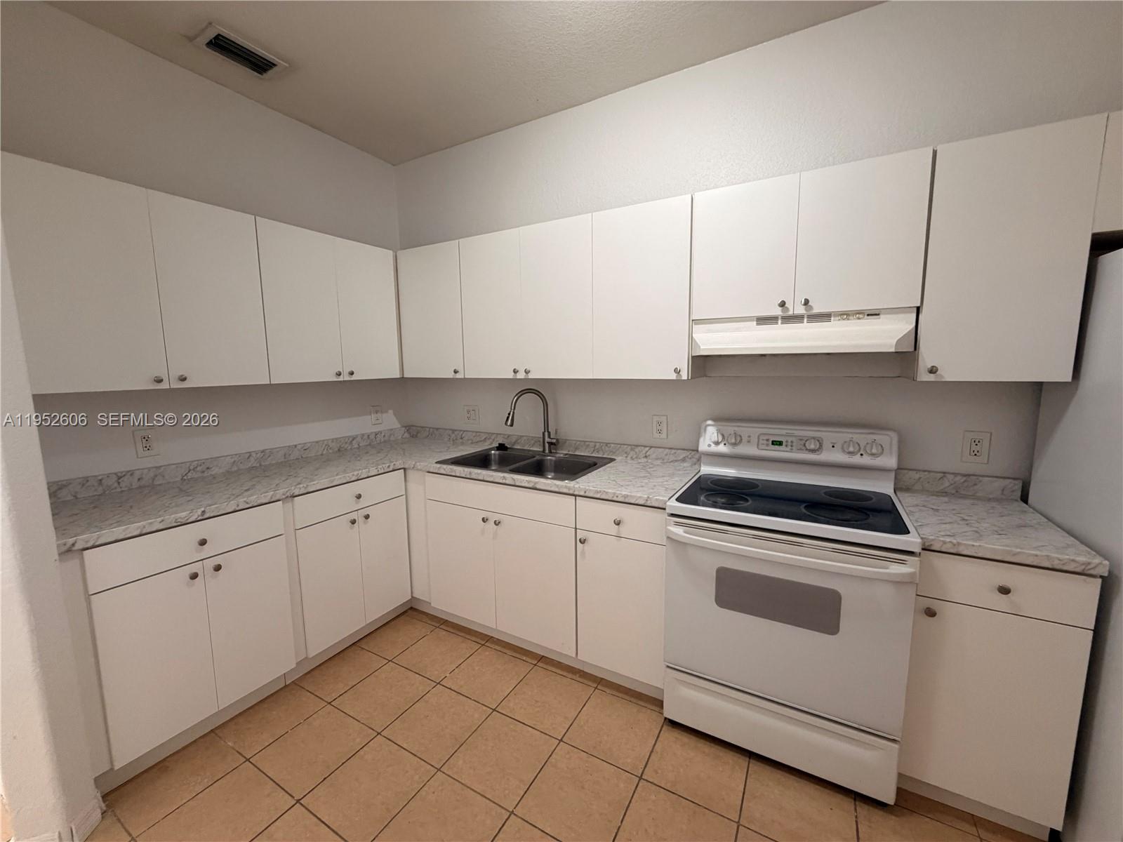 OLD BISCAYNE VILLAS CONDO - Residential