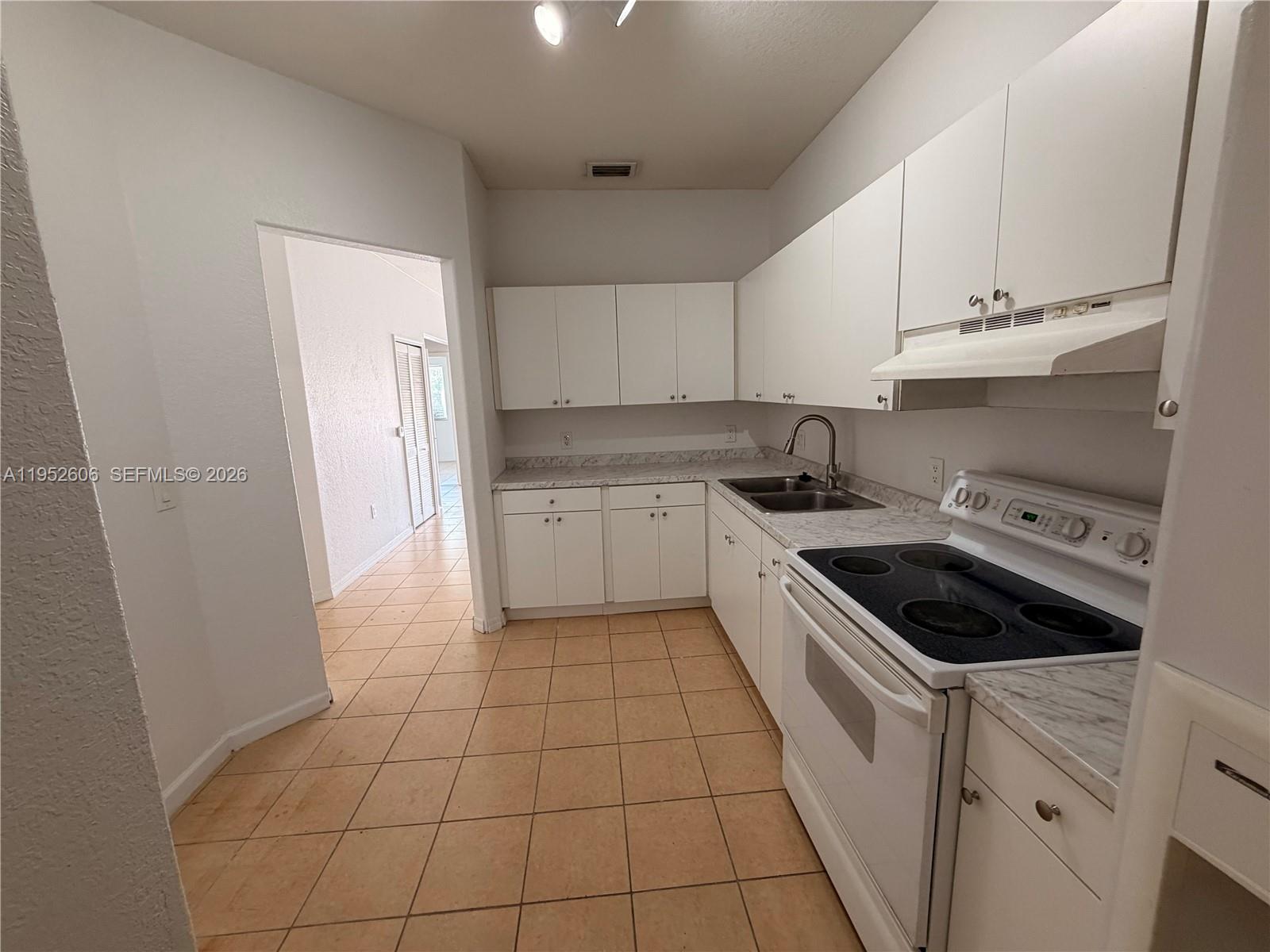 OLD BISCAYNE VILLAS CONDO - Residential