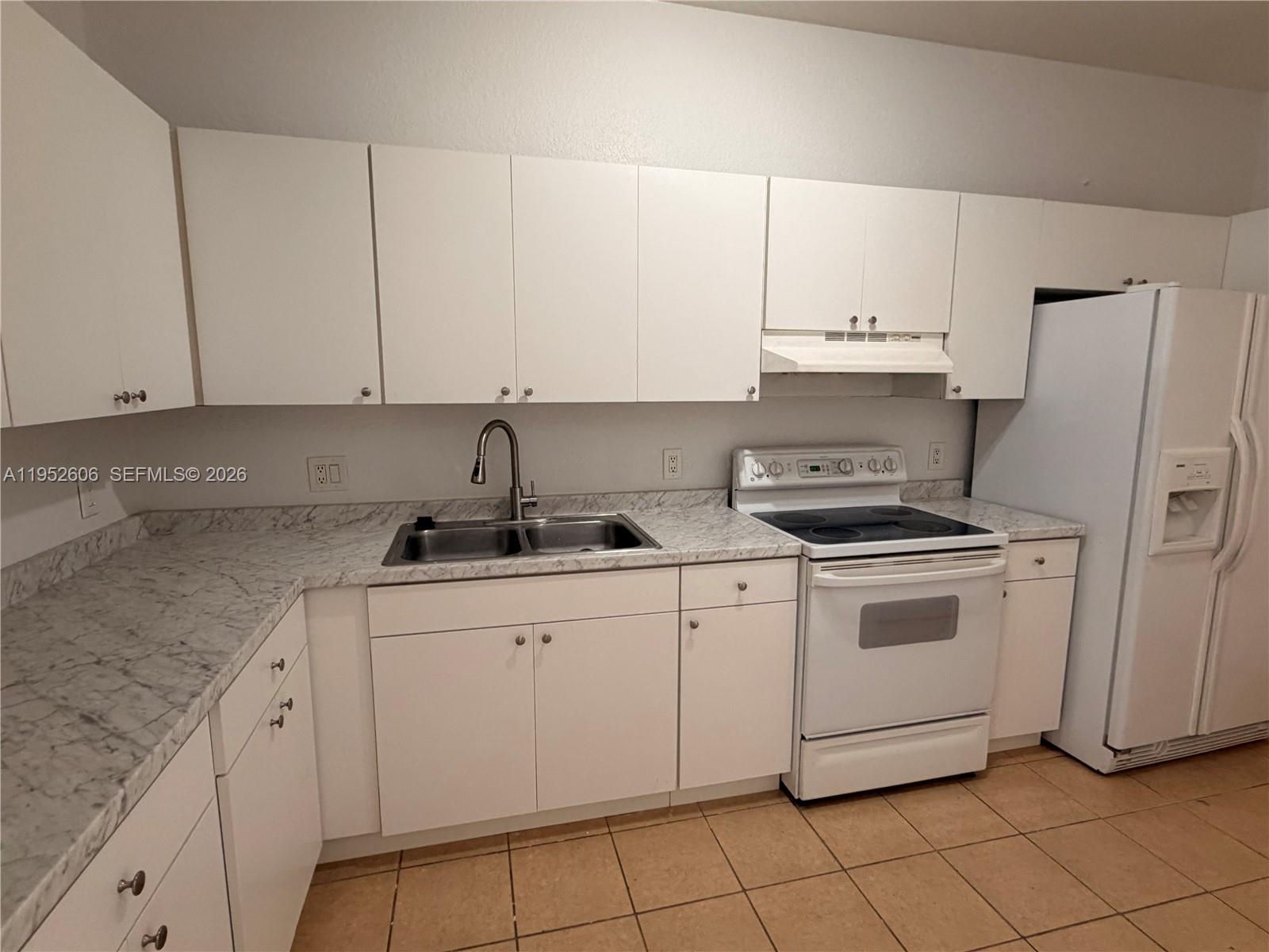 OLD BISCAYNE VILLAS CONDO - Residential