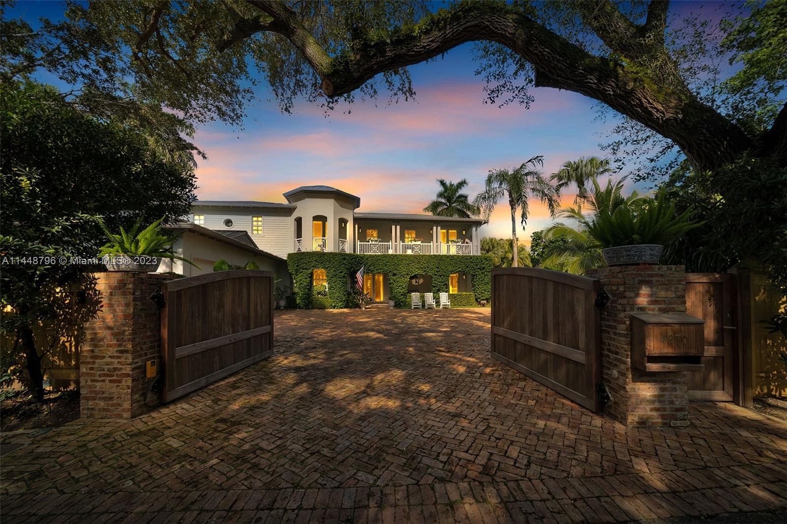 Welcome to 4270 and 4254 Lennox Drive in Coconut Grove, Miami. This beautiful property sits on on a huge double lot of 0.71 acres combined. This 2006 house was recently updated and features 7 bedrooms with ensuite balconies, 7 bathrooms, formal dining and living rooms, family room, an elevator, an exercise room, a 3-car garage, and so much more …
Minutes away from shops, restaurants, the Coconut Grove marina, and the best schools in Miami, this unique compound offers you the opportunity to build another house and/or an idyllic backyard with pool and tennis court.