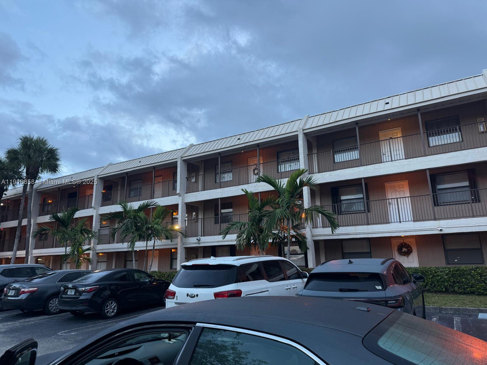 RAMBLEWOOD COURT - Residential